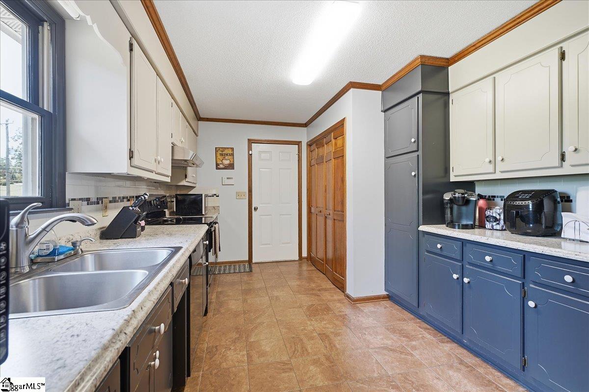 707 Reid School Road Property Photo 6