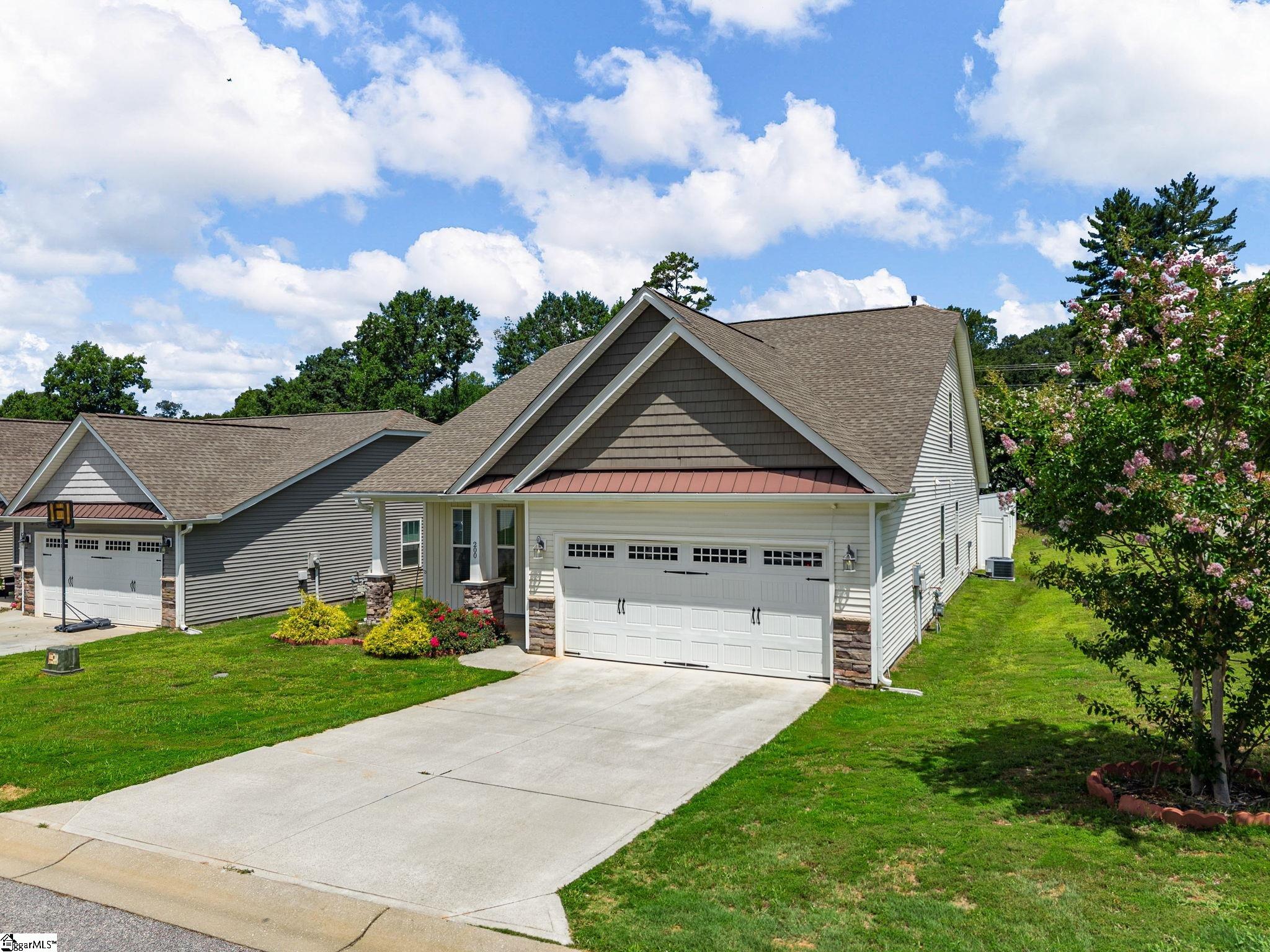 200 Everard Lane Property Photo 3