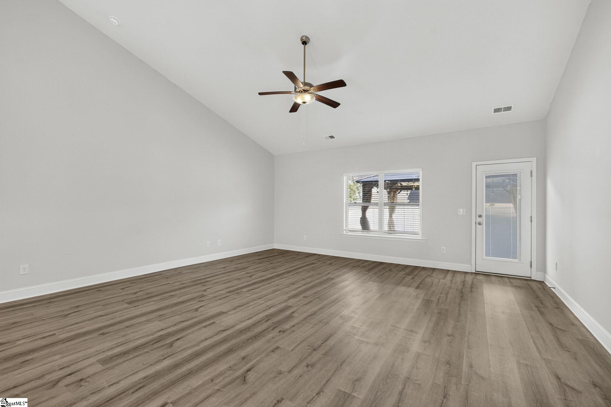 501 Flying Squirrel Way Property Photo 14