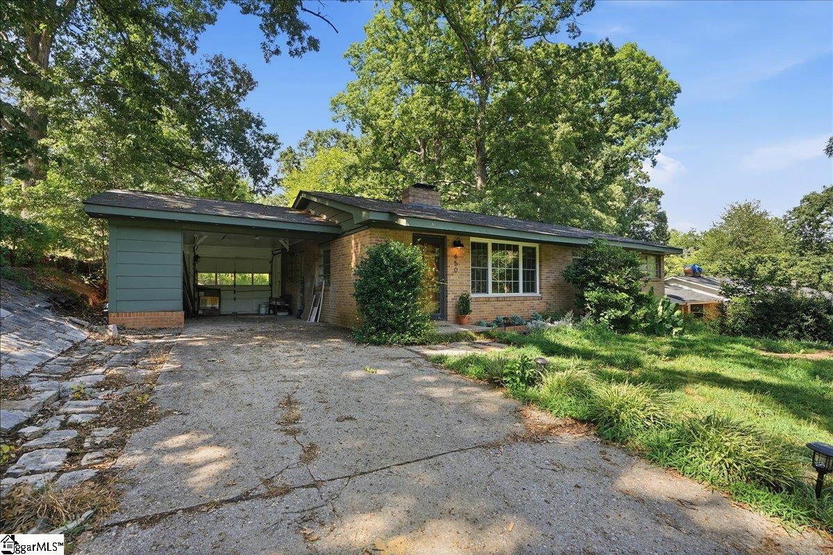 650 Springhill Avenue Property Photo 4