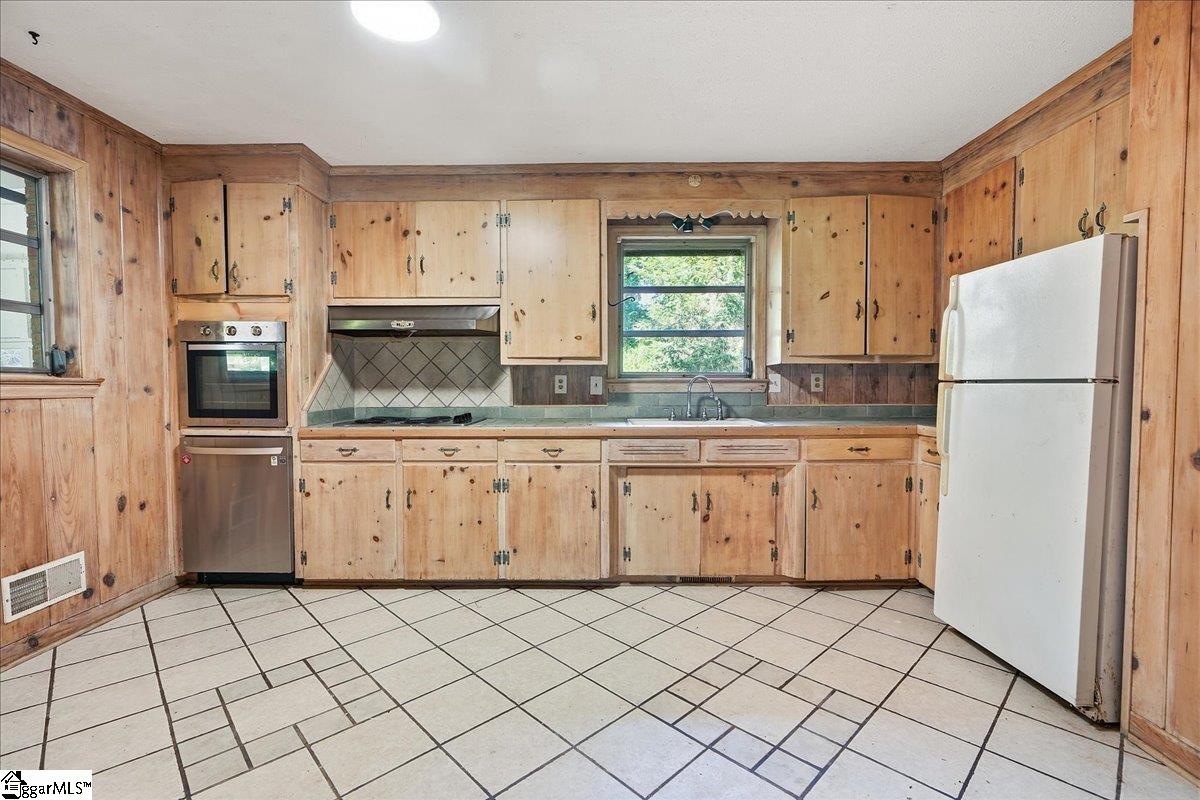 650 Springhill Avenue Property Photo 13