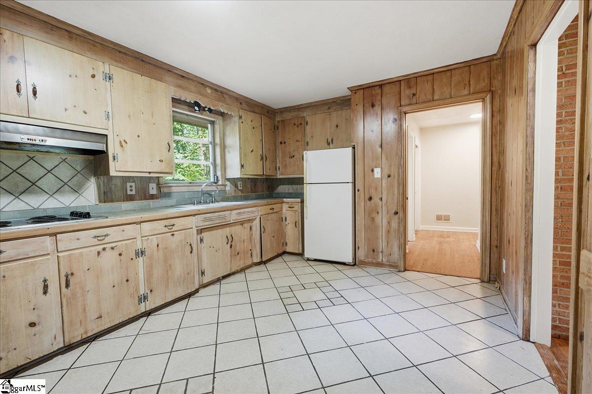 650 Springhill Avenue Property Photo 14