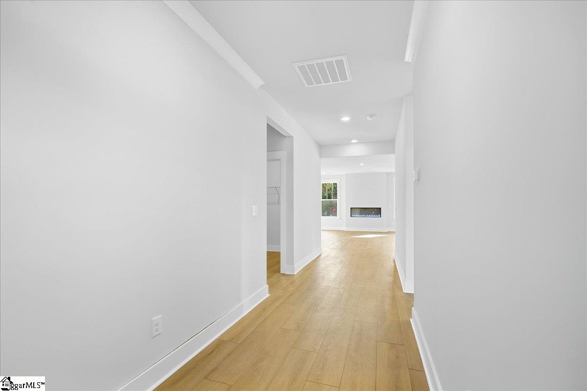 551 Winstone Trail Property Photo 3