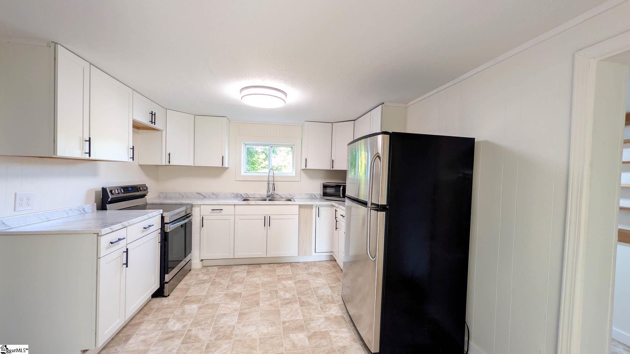 217 Railroad Street Property Photo 4