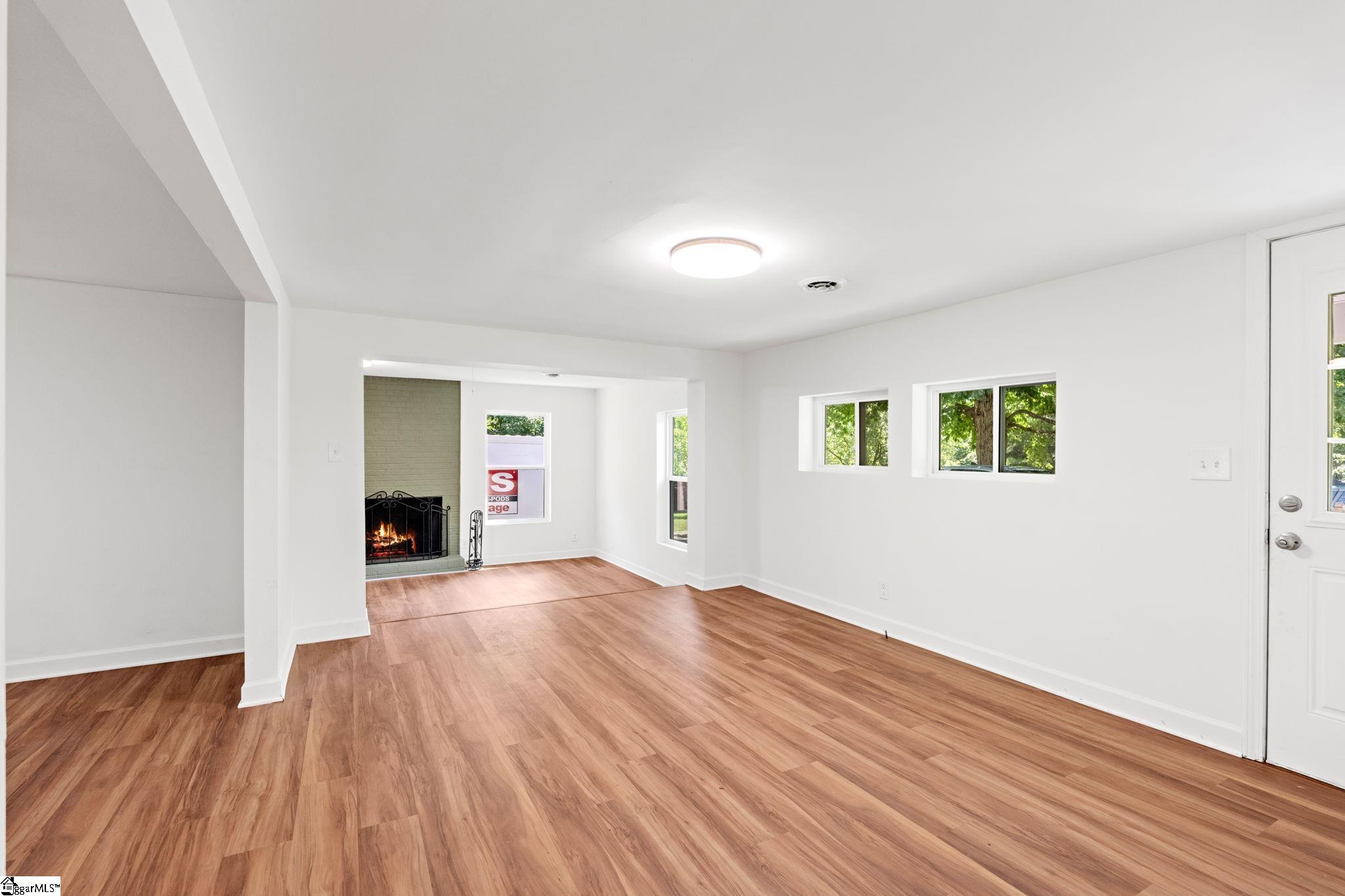 33 Golden Lane Property Photo 10