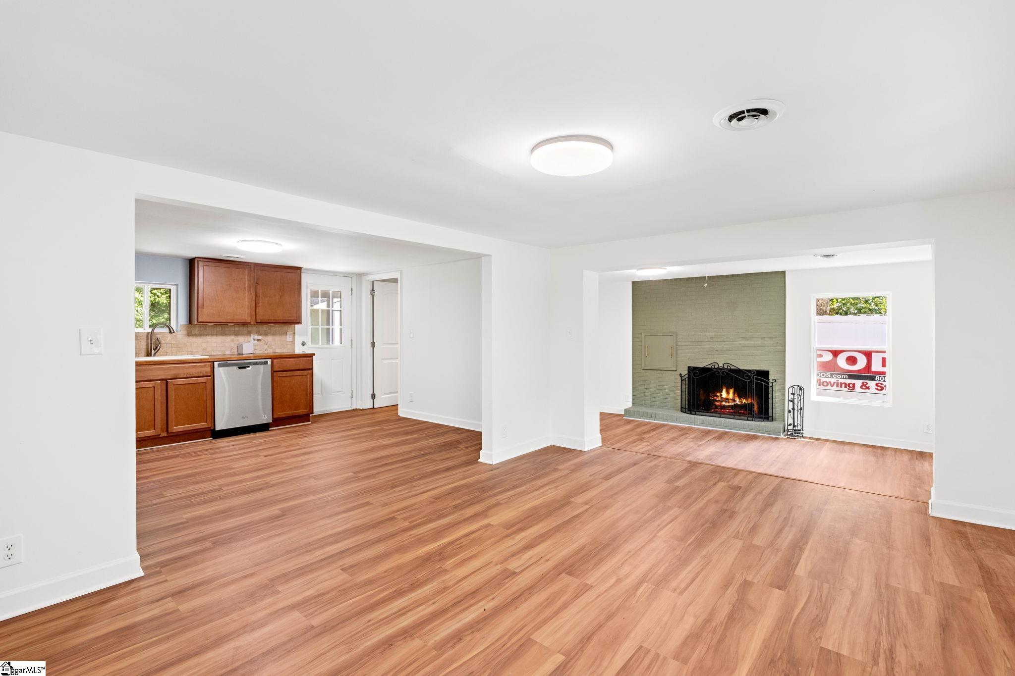 33 Golden Lane Property Photo 11