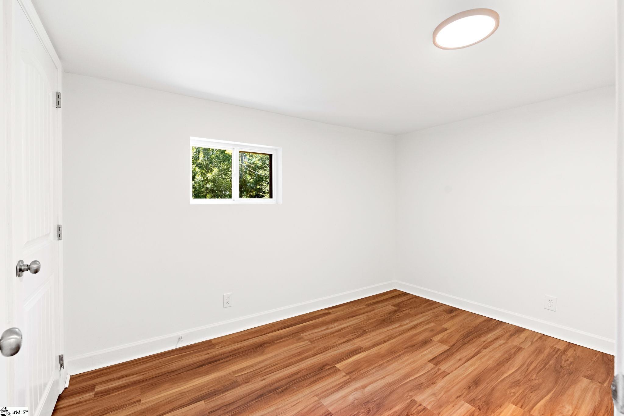 33 Golden Lane Property Photo 16
