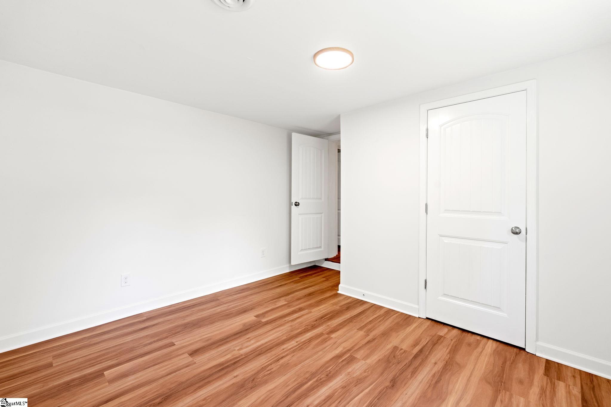 33 Golden Lane Property Photo 18