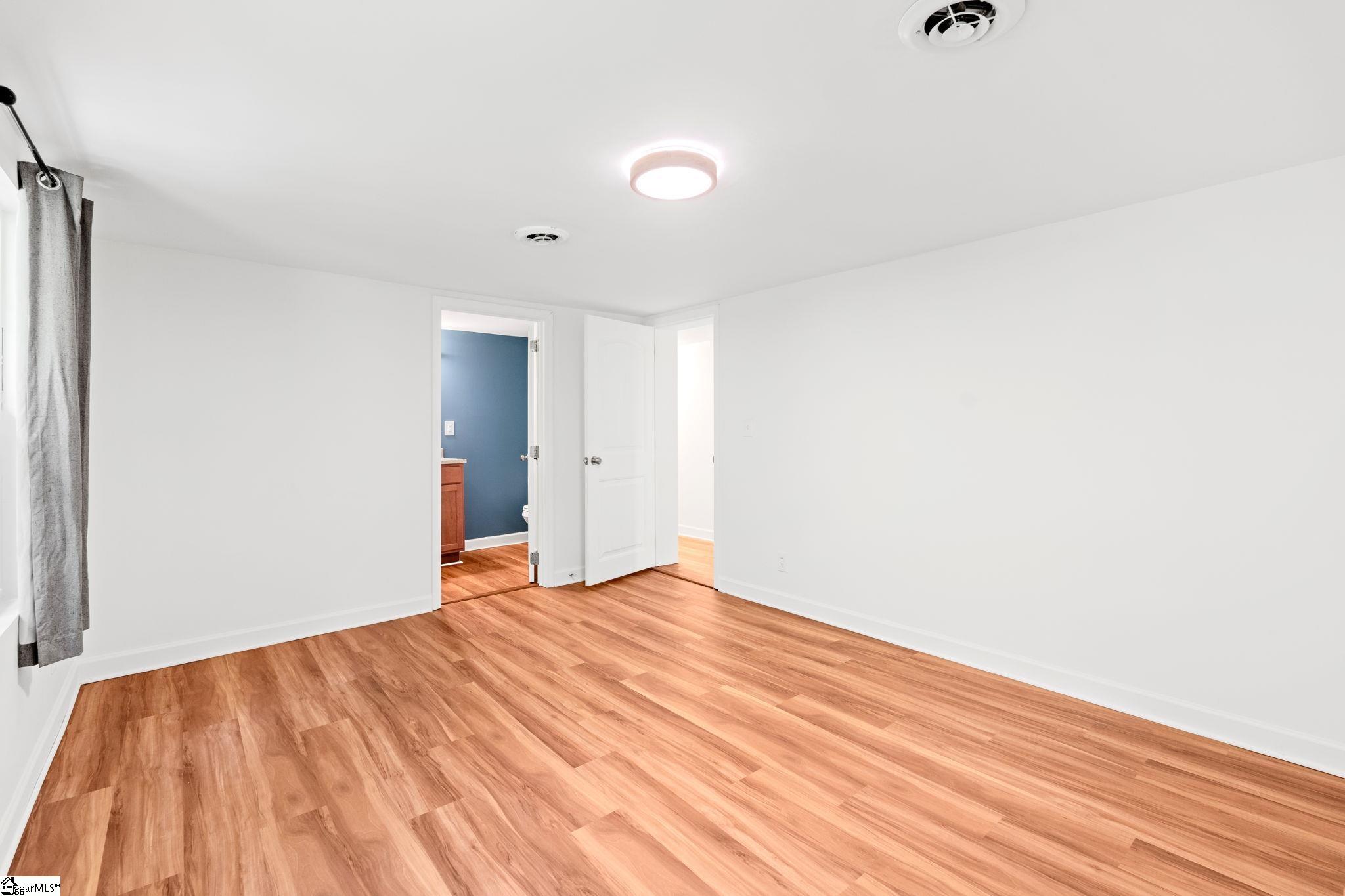 33 Golden Lane Property Photo 20