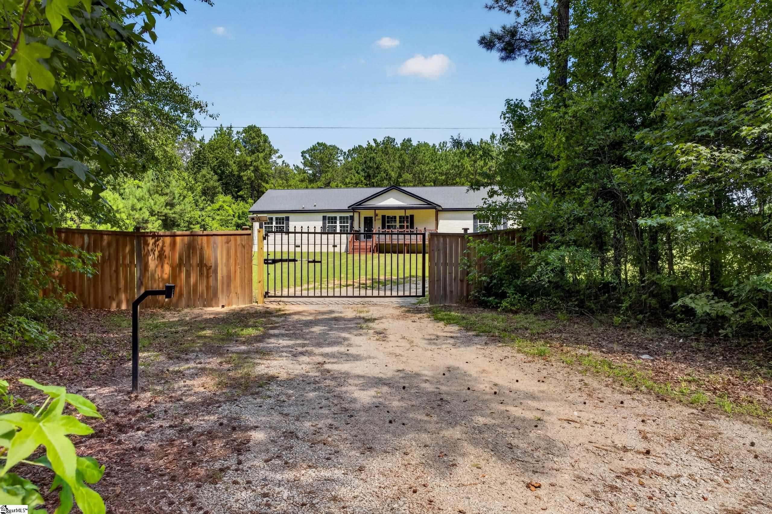 1565 Dowey Circle Property Photo 2