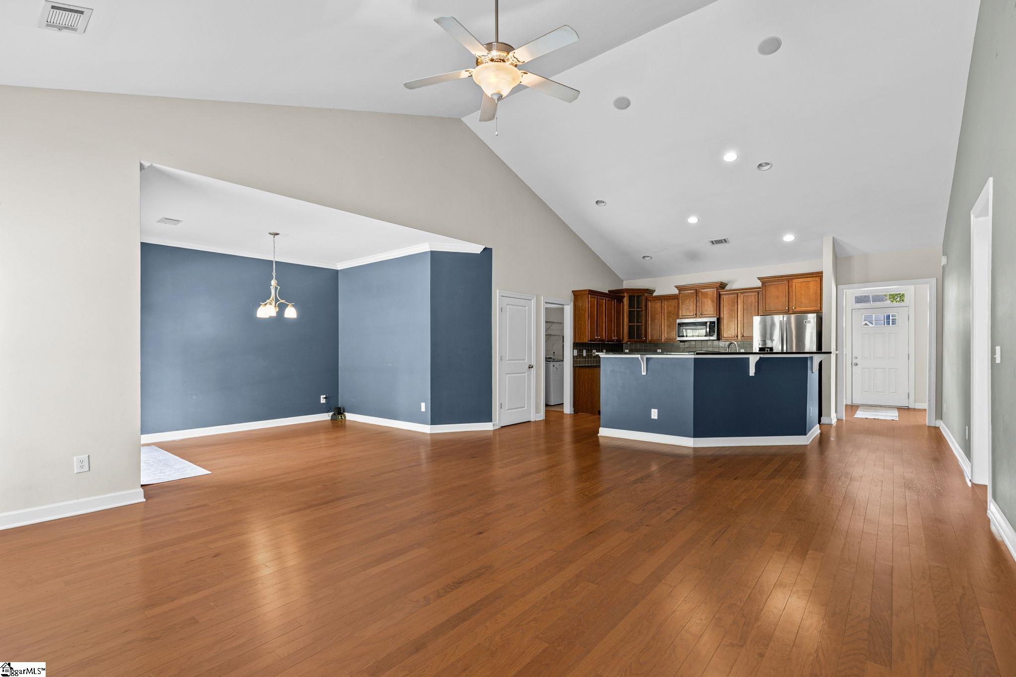 305 Leigh Creek Drive Property Photo 8