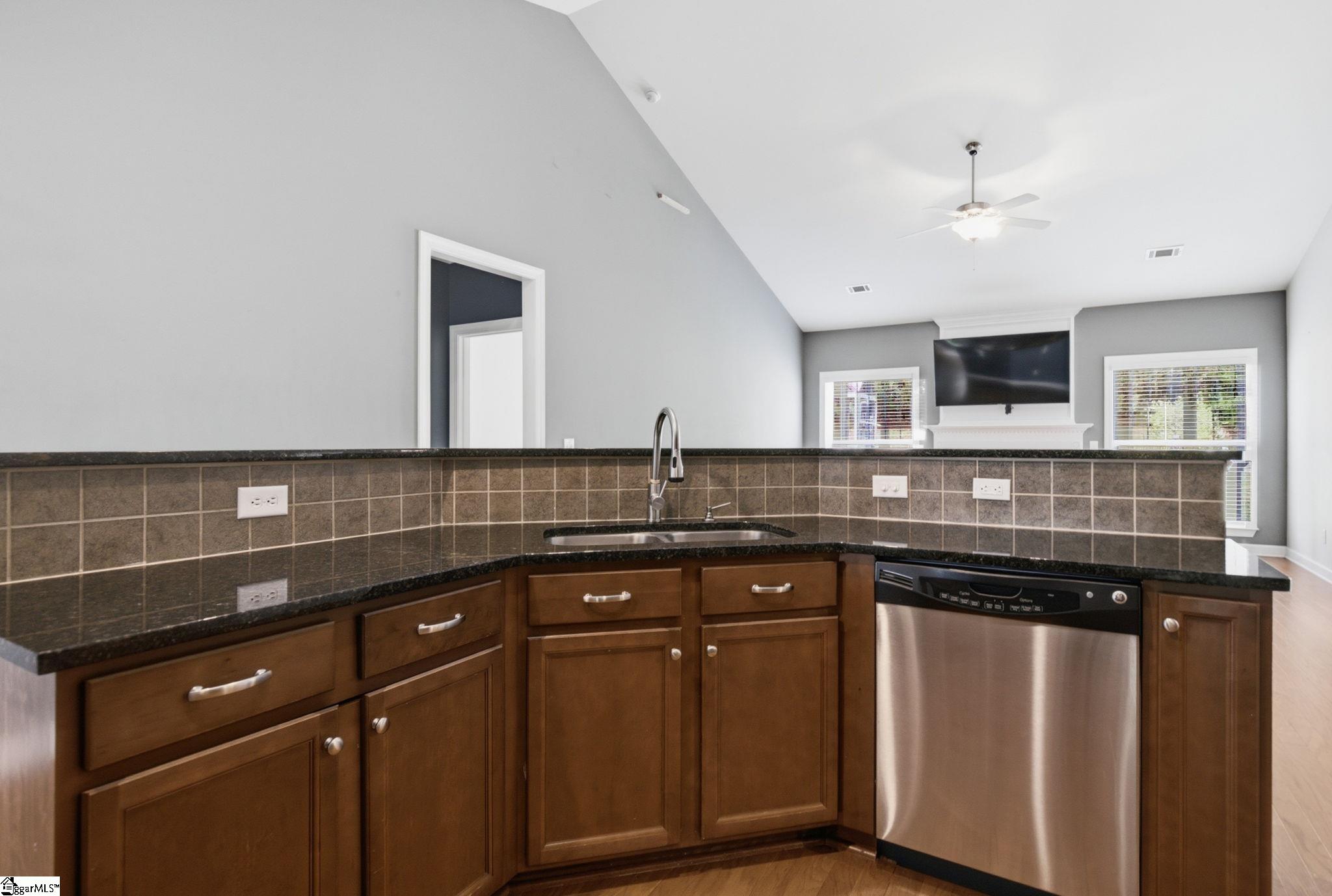 305 Leigh Creek Drive Property Photo 10