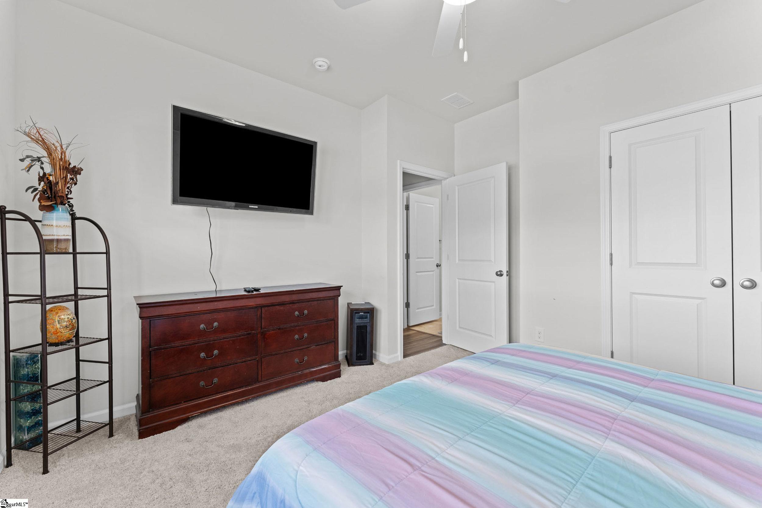 7063 Fairview Falls Drive Property Photo 6
