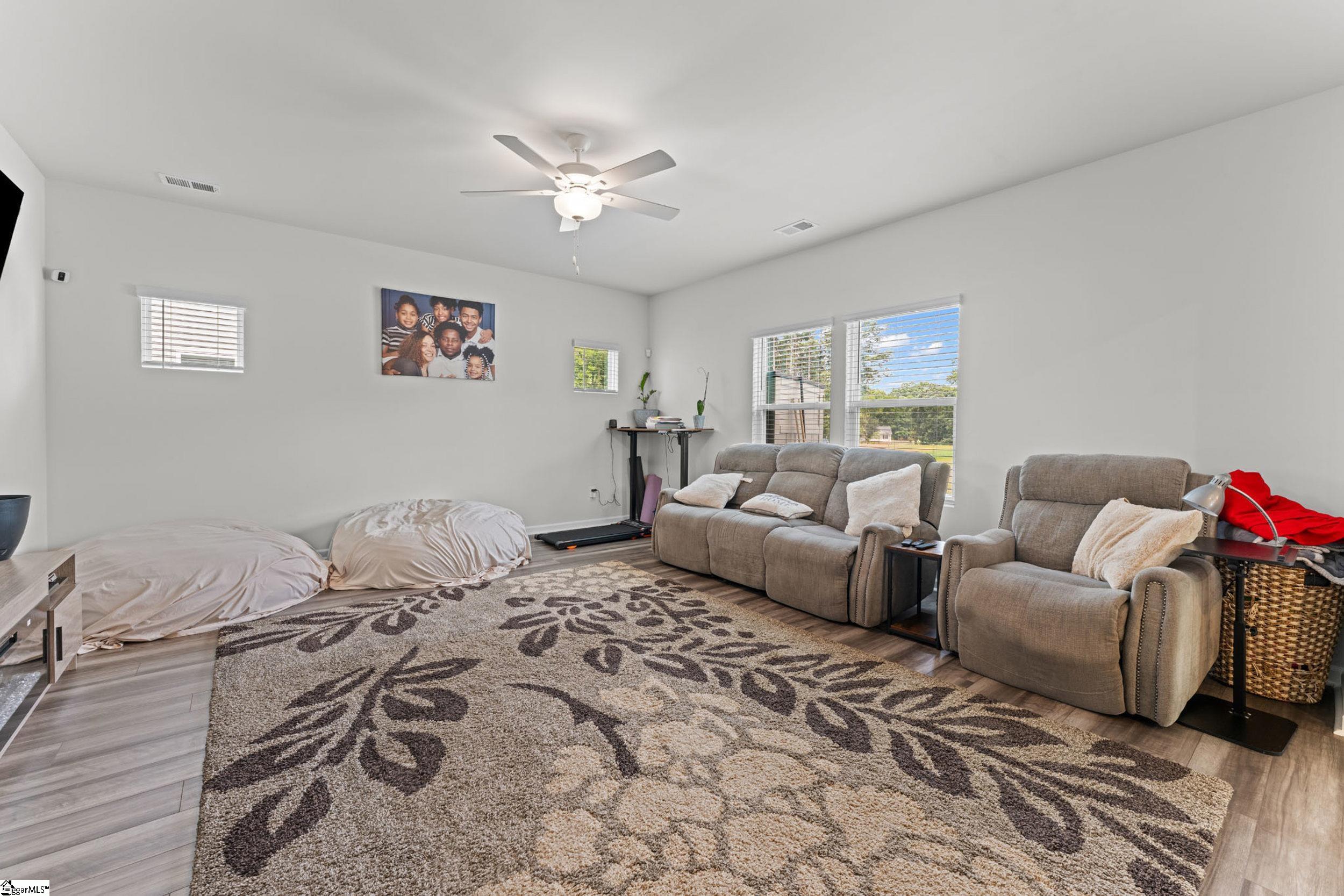 7063 Fairview Falls Drive Property Photo 12