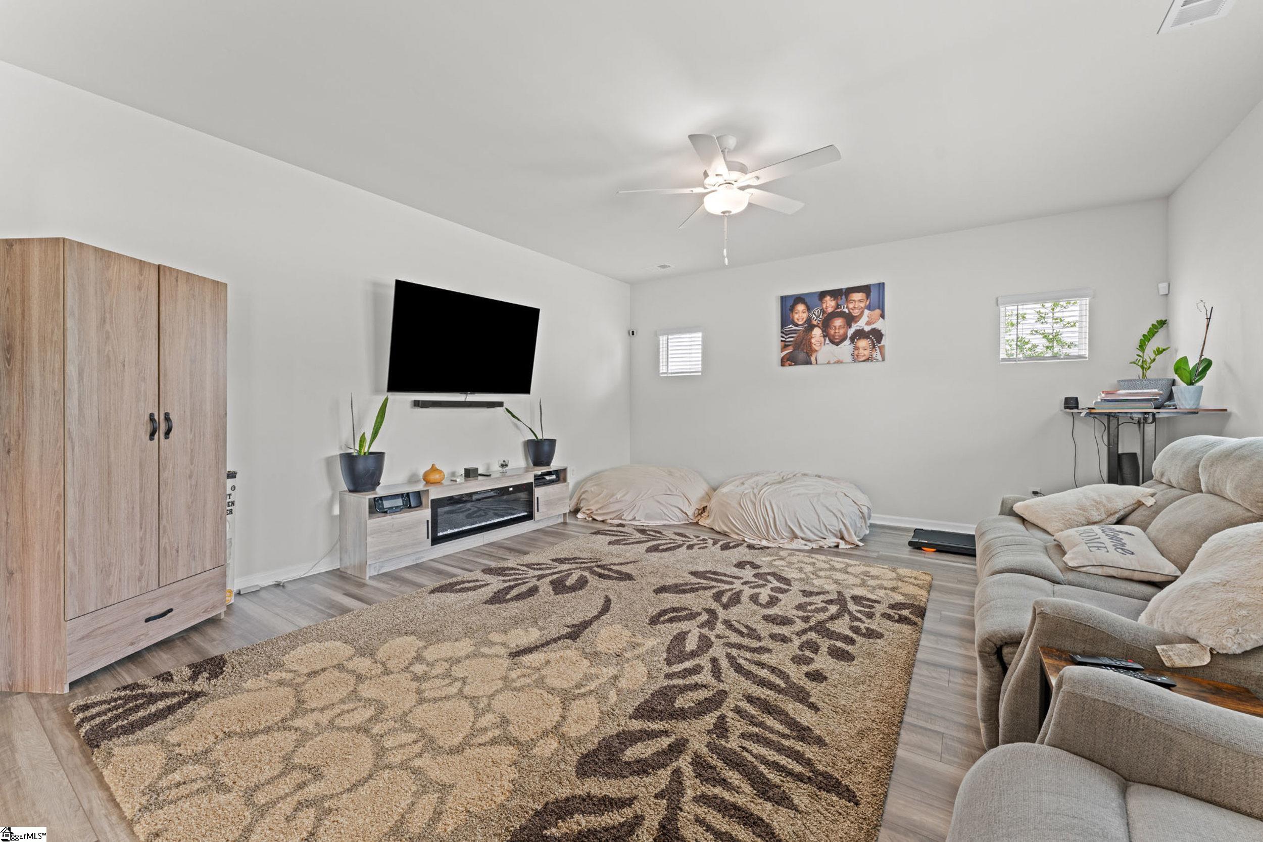 7063 Fairview Falls Drive Property Photo 13