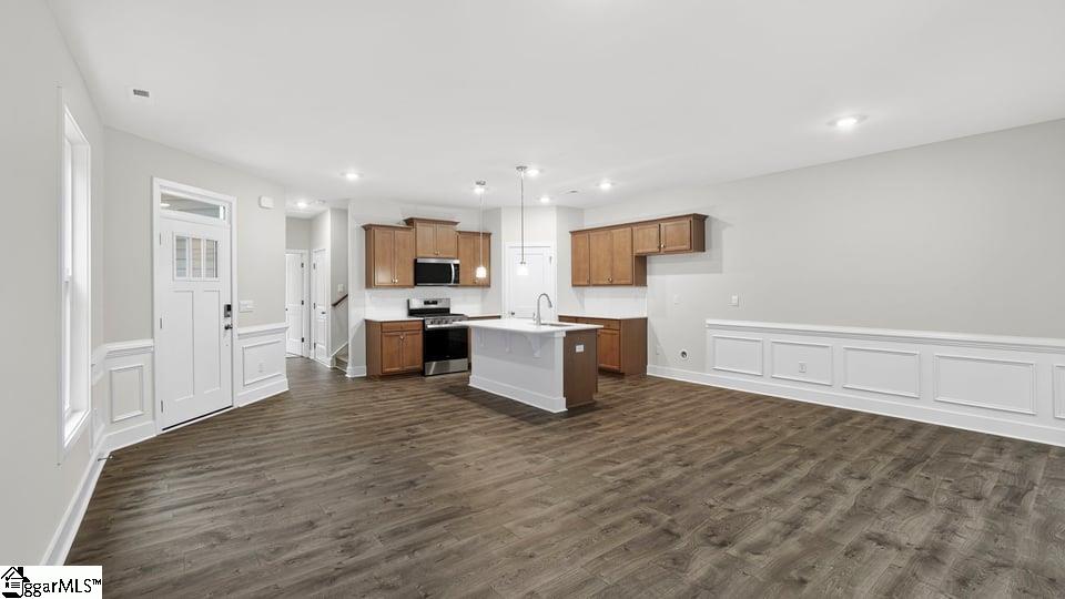 723 Lesbury Lane Property Photo 10