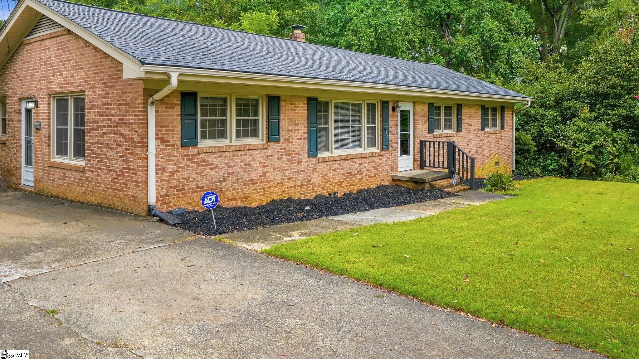 102 Palmetto Drive Property Photo 2
