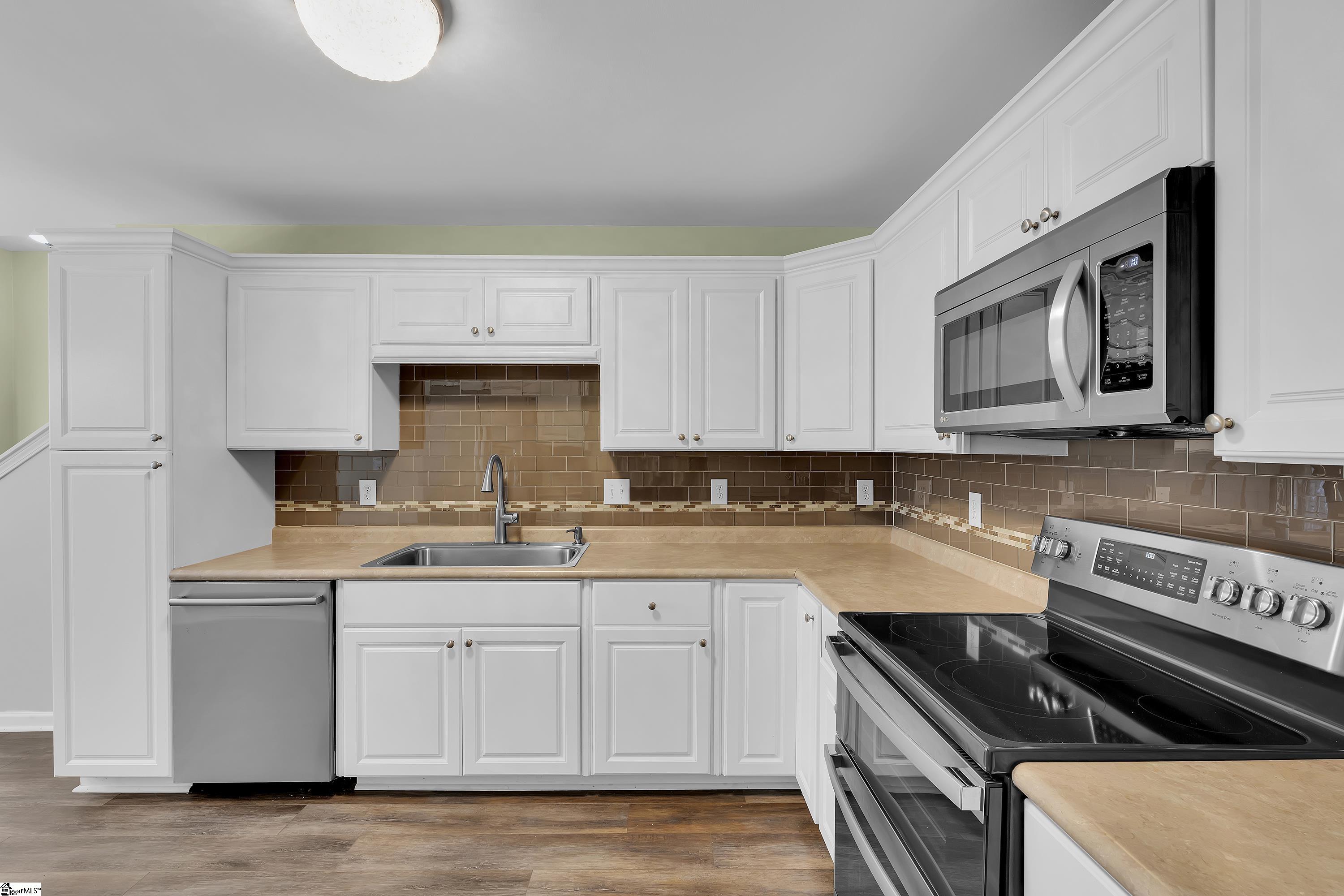 106 Wyndham Court Property Photo 14