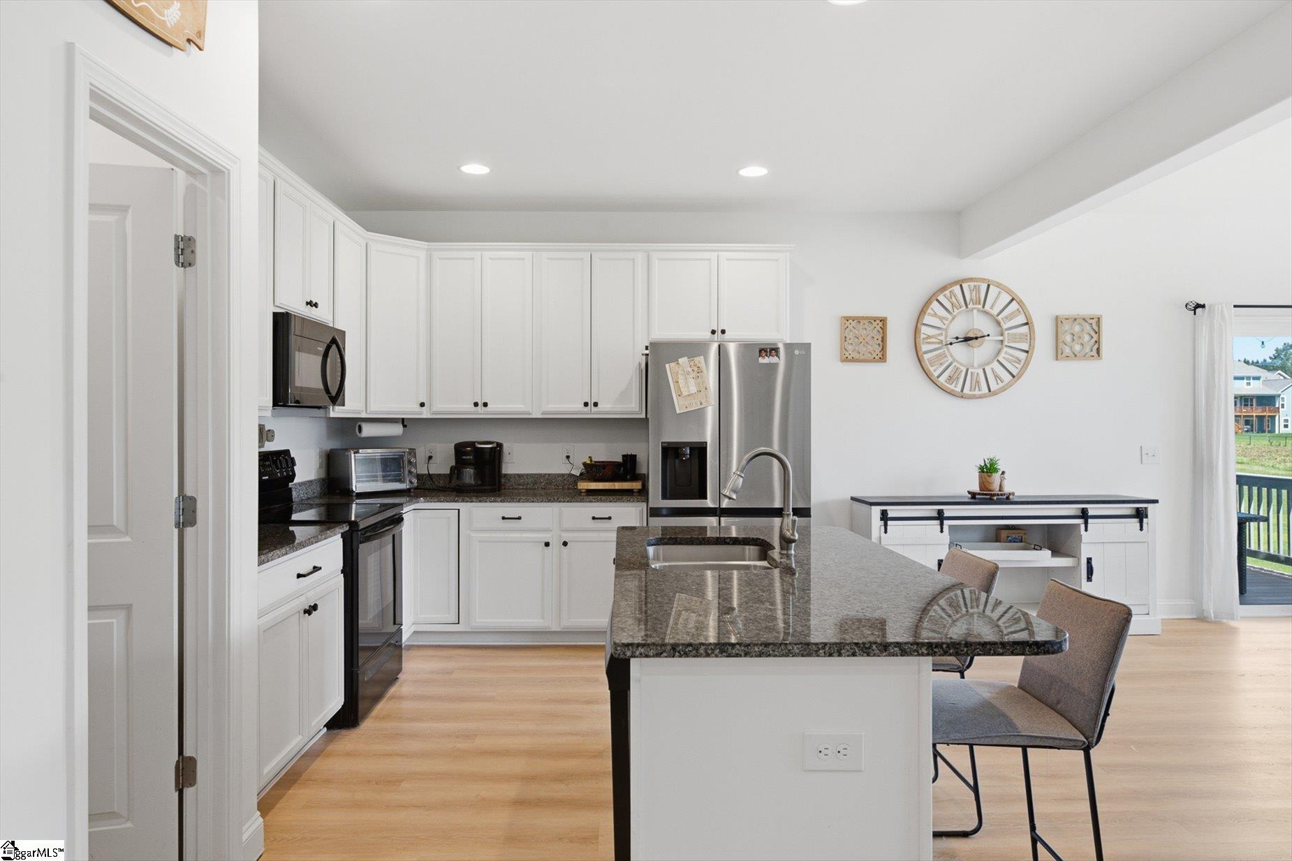 215 Daystrom Drive Property Photo 14