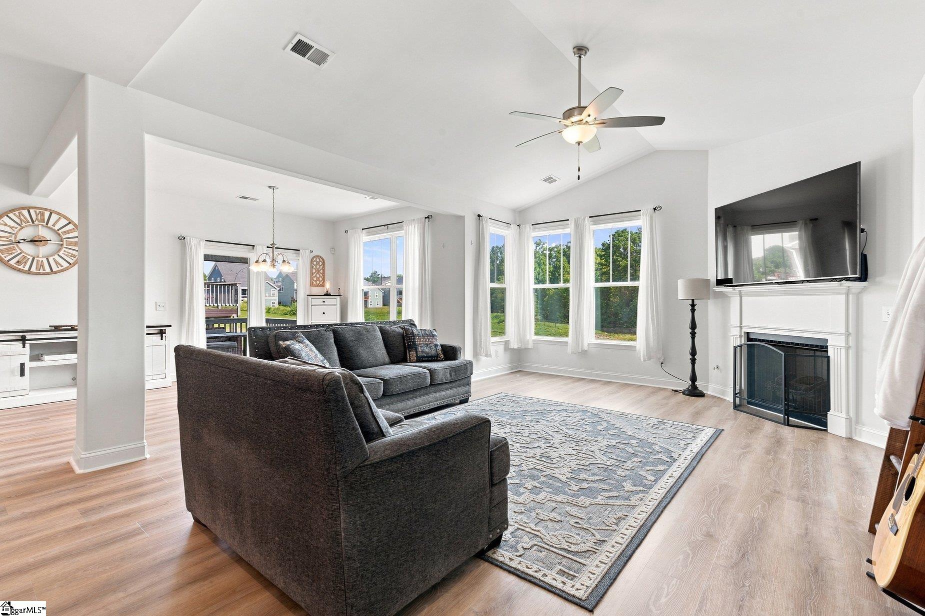 215 Daystrom Drive Property Photo 15