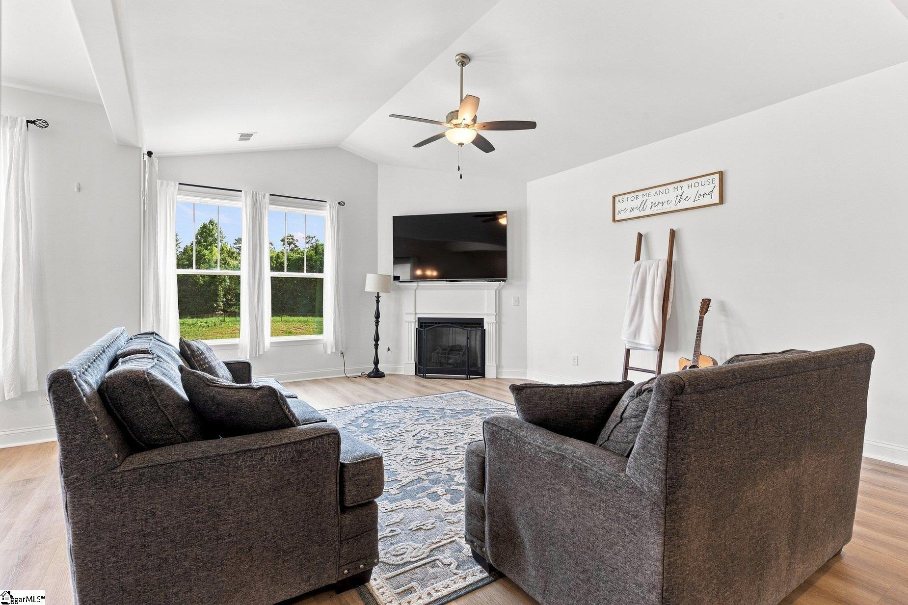215 Daystrom Drive Property Photo 16