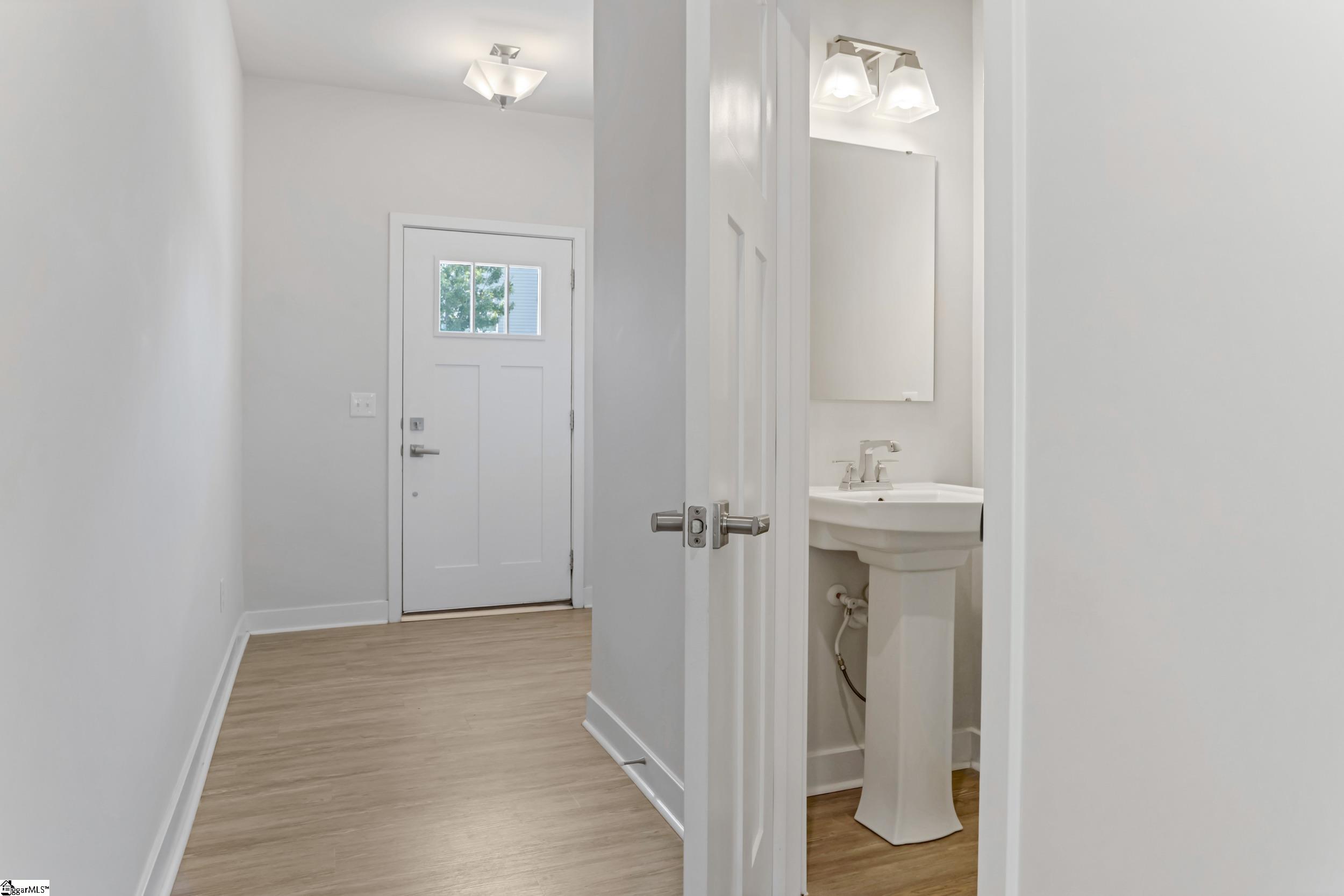 300 Huntingdale Place Property Photo 5