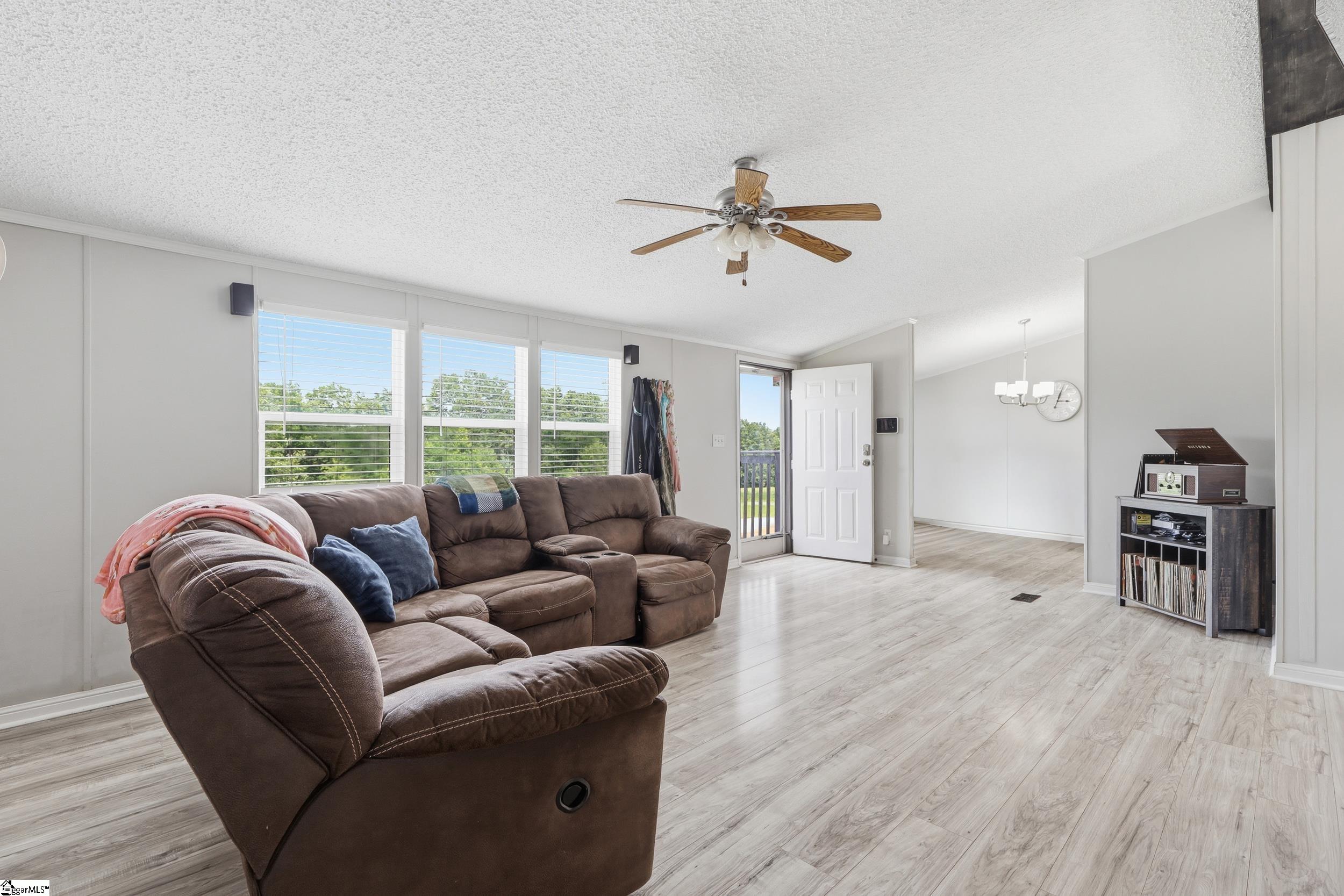 477 Belcher Road Property Photo 8