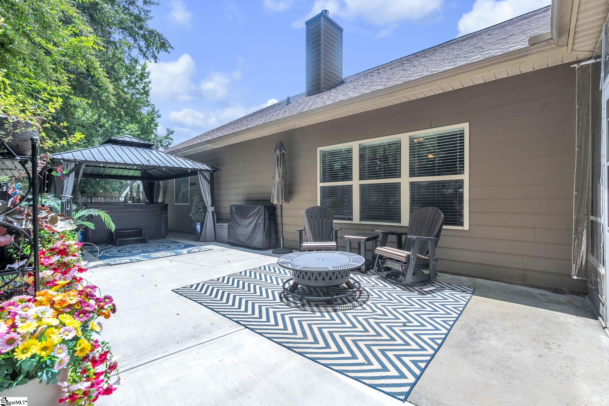 356 Strasburg Drive Property Photo 3