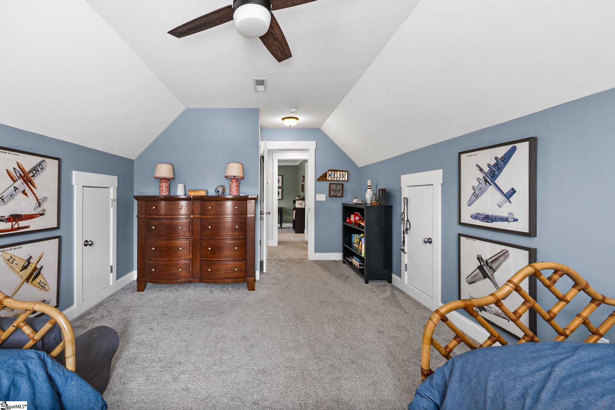 580 Hipps Road Property Photo 31