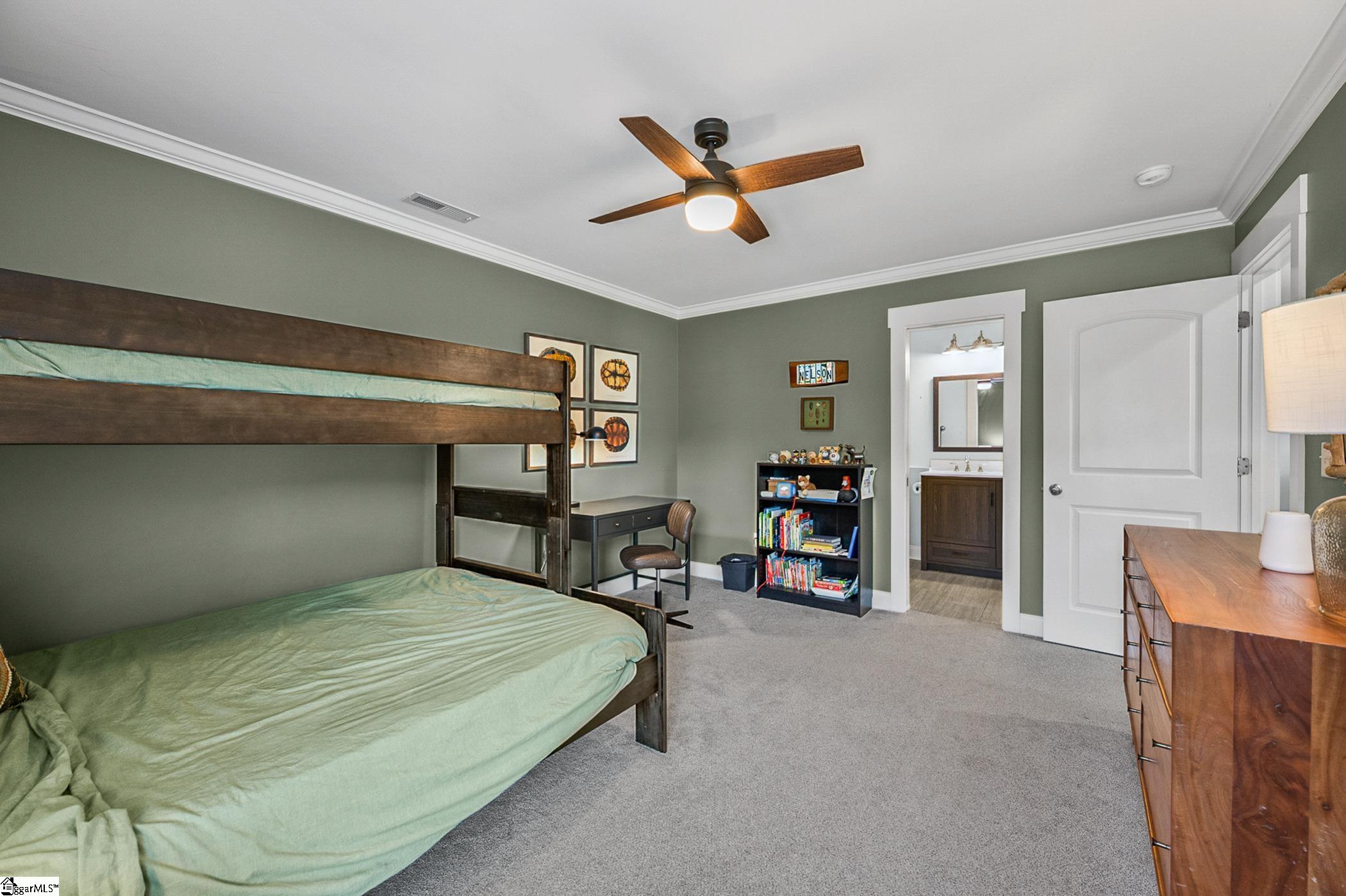 580 Hipps Road Property Photo 33