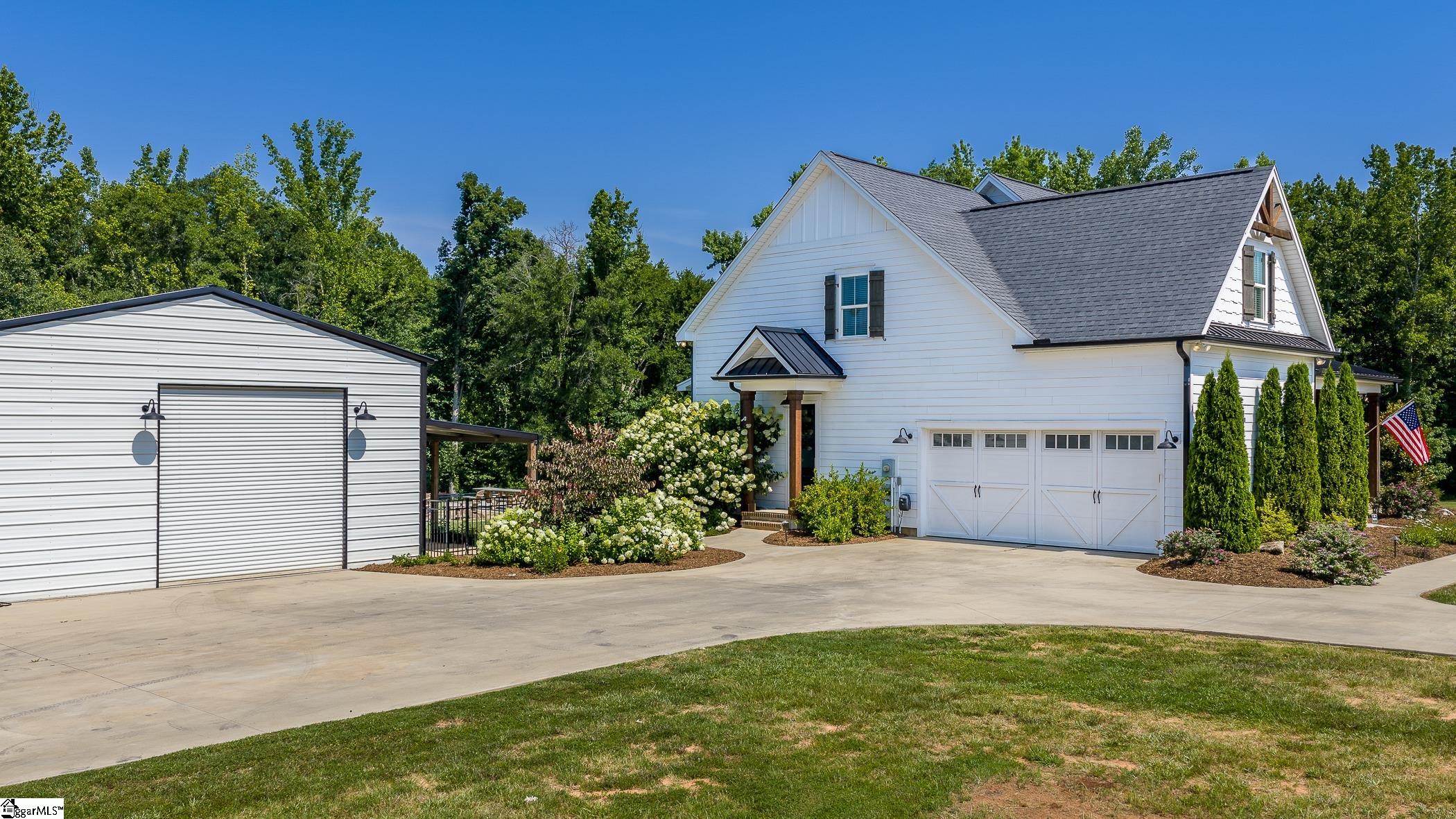 580 Hipps Road Property Photo 44