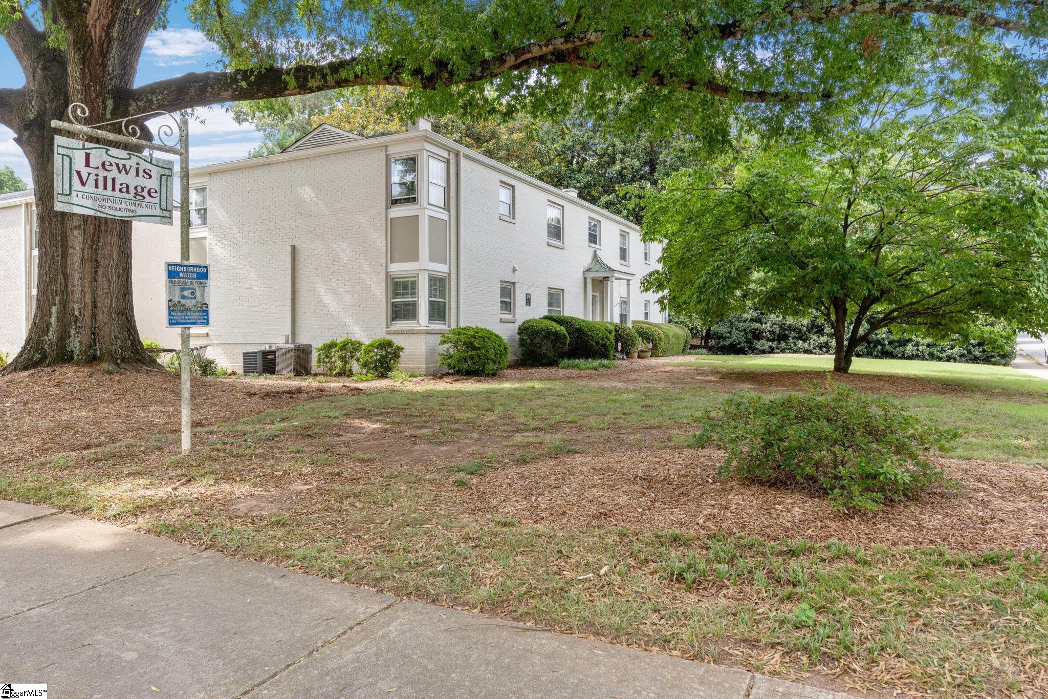 100 Lewis Drive Property Photo 4
