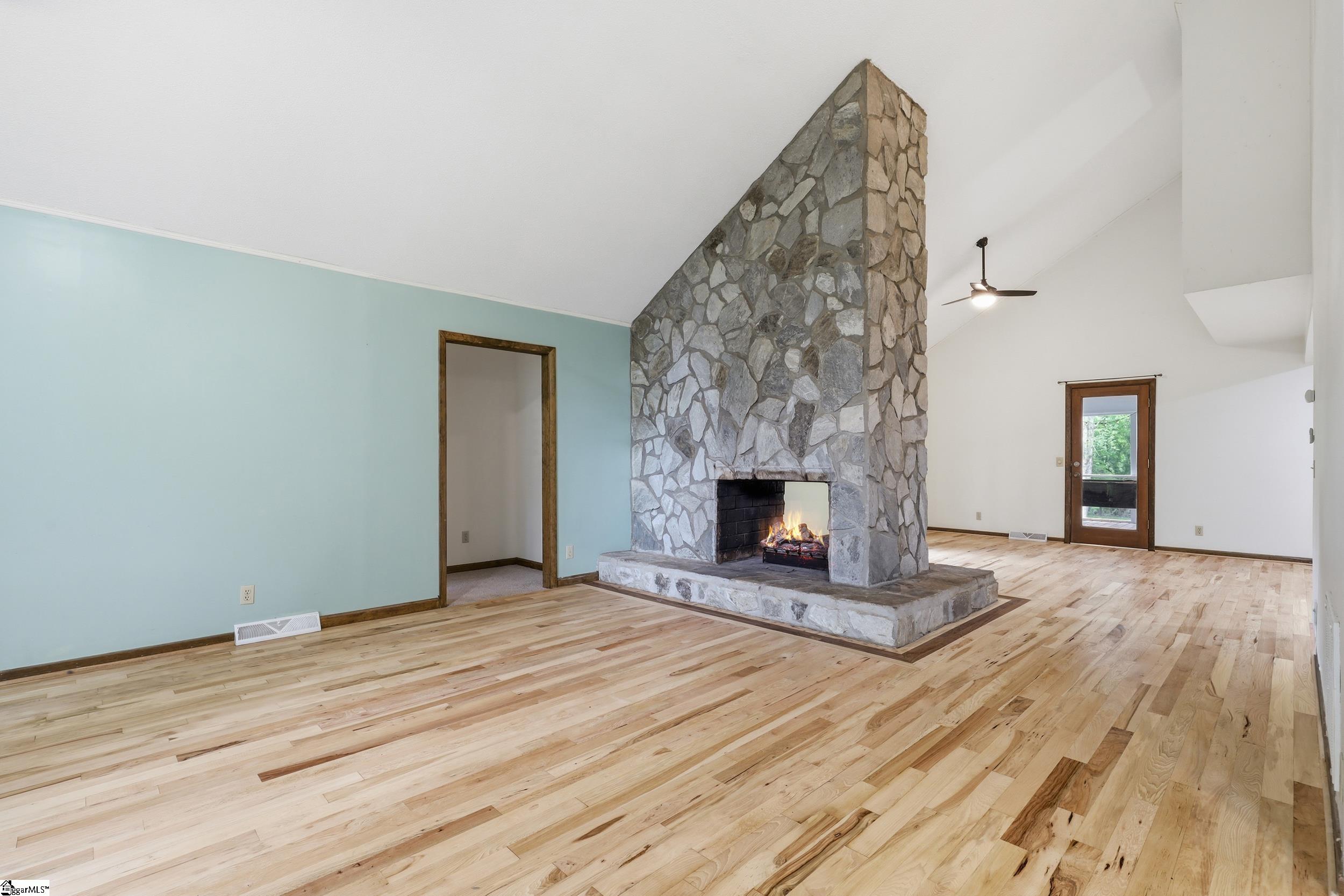 68 Washington Drive Property Photo 12