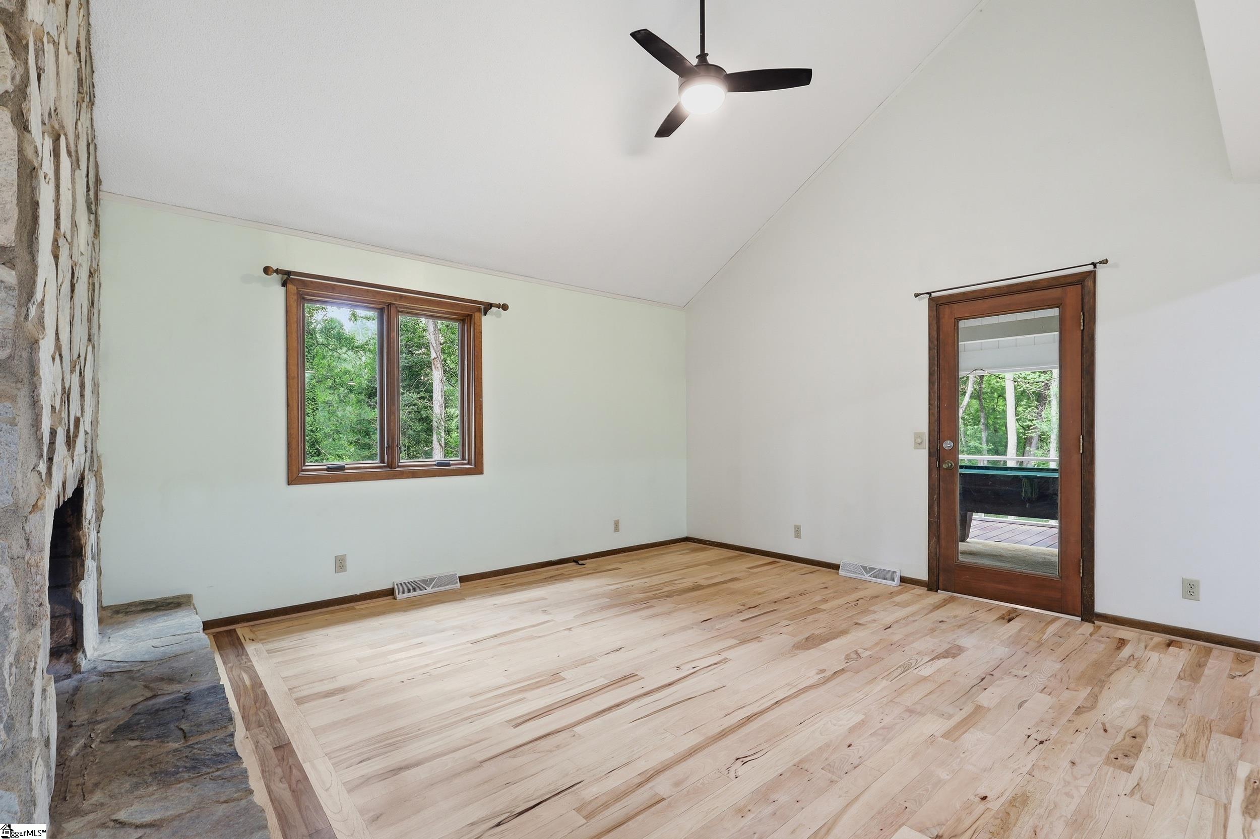 68 Washington Drive Property Photo 14