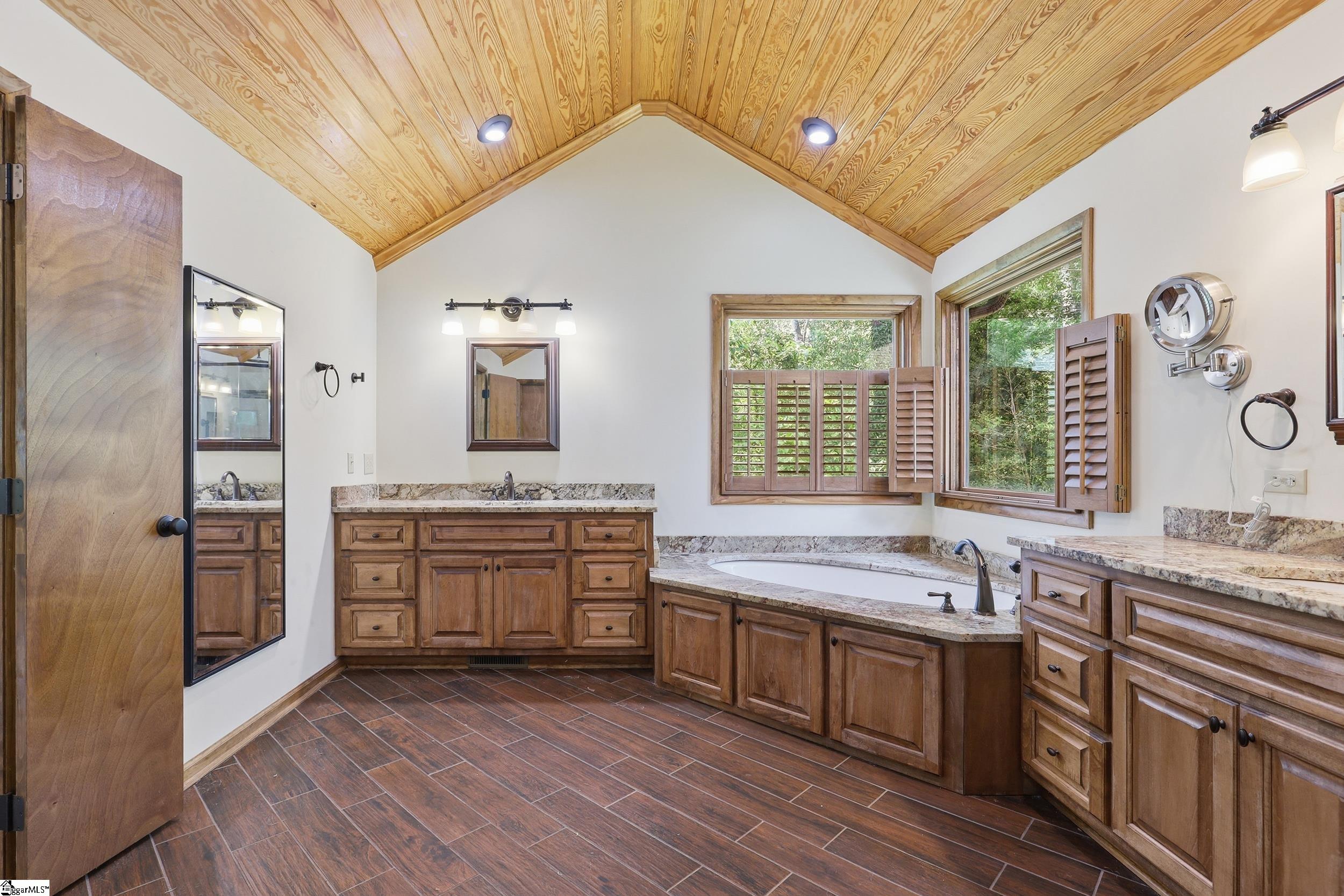 68 Washington Drive Property Photo 23