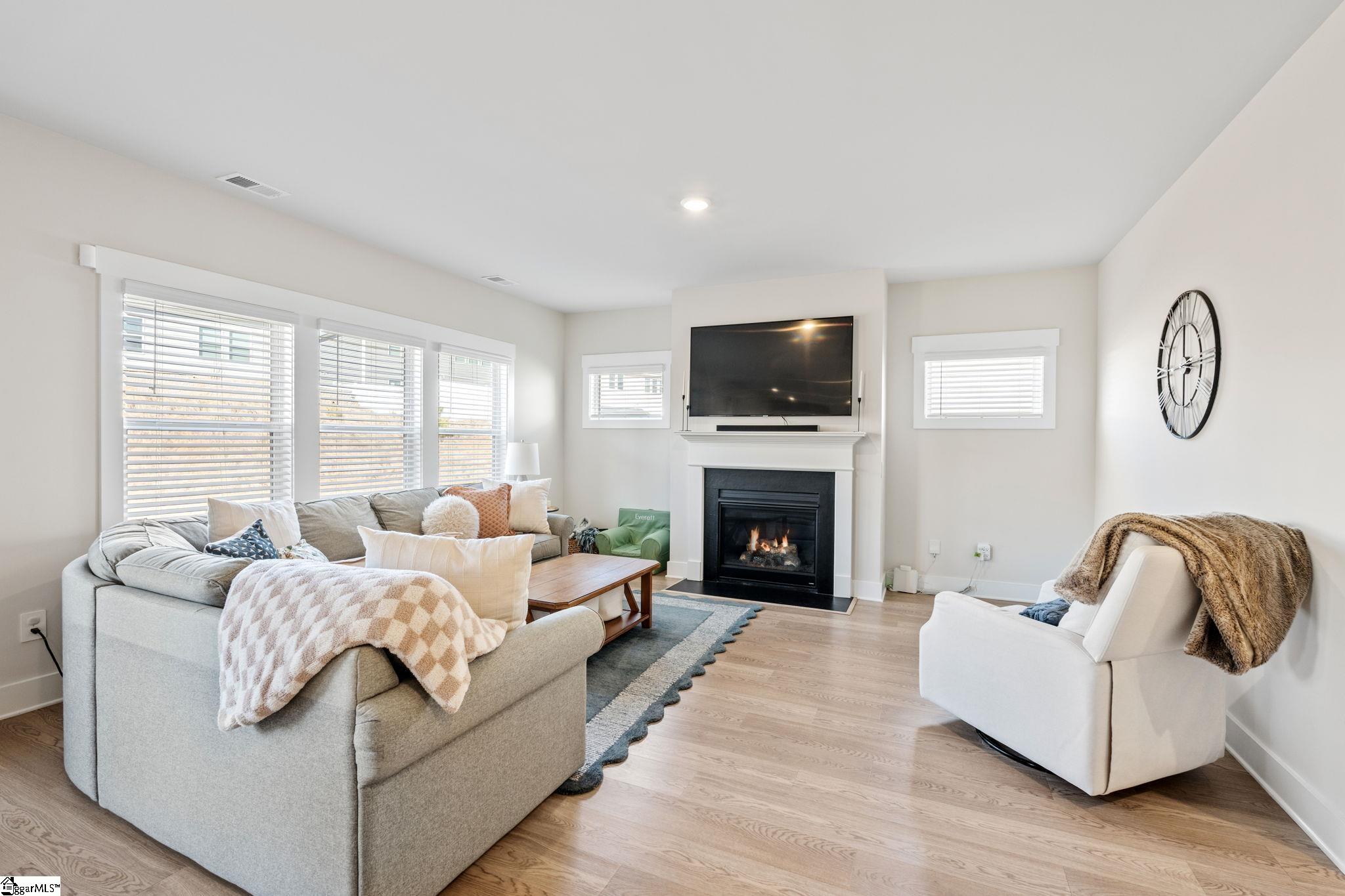 1598577 Property Photo 6