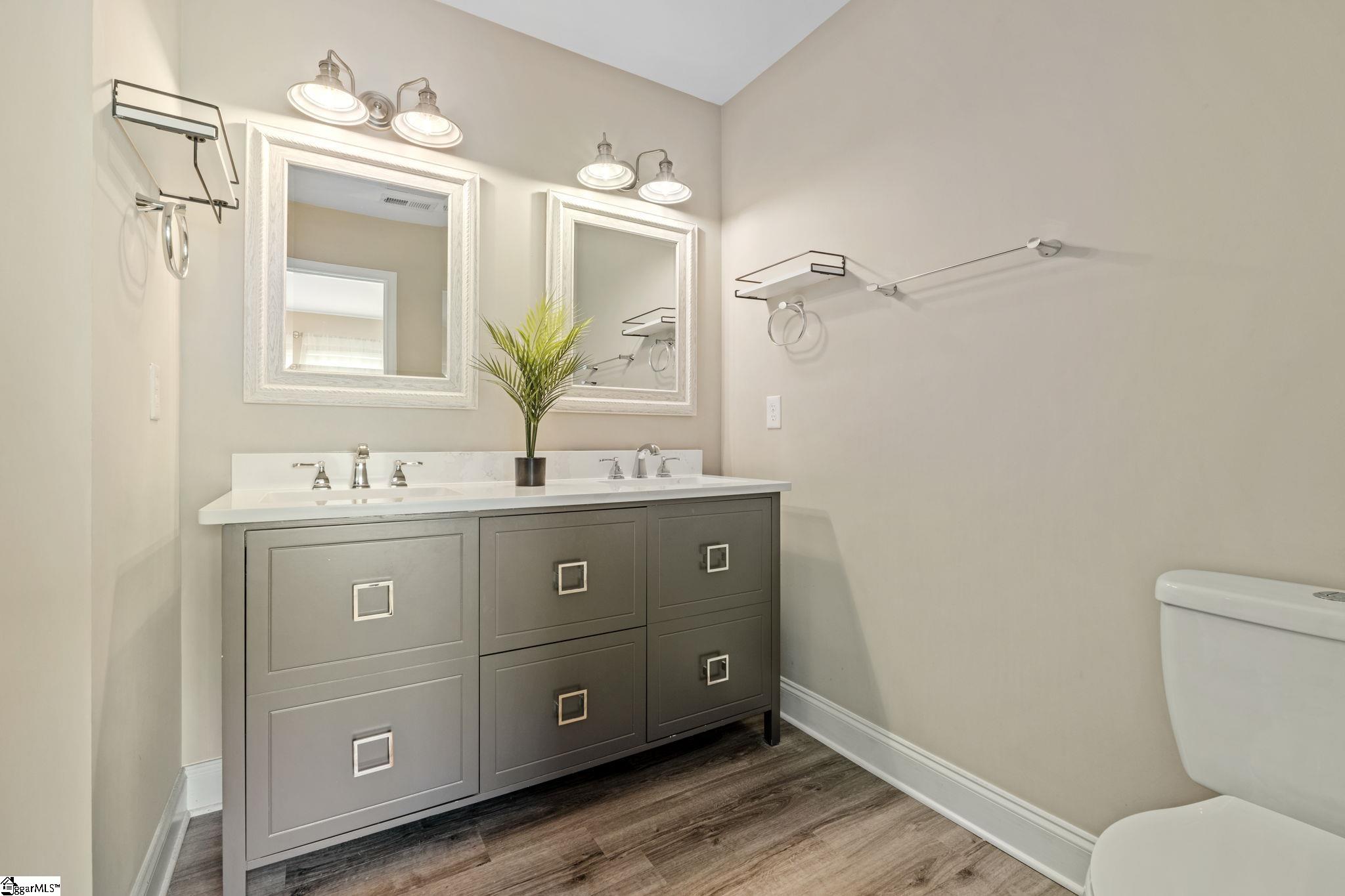 1598578 Property Photo 20