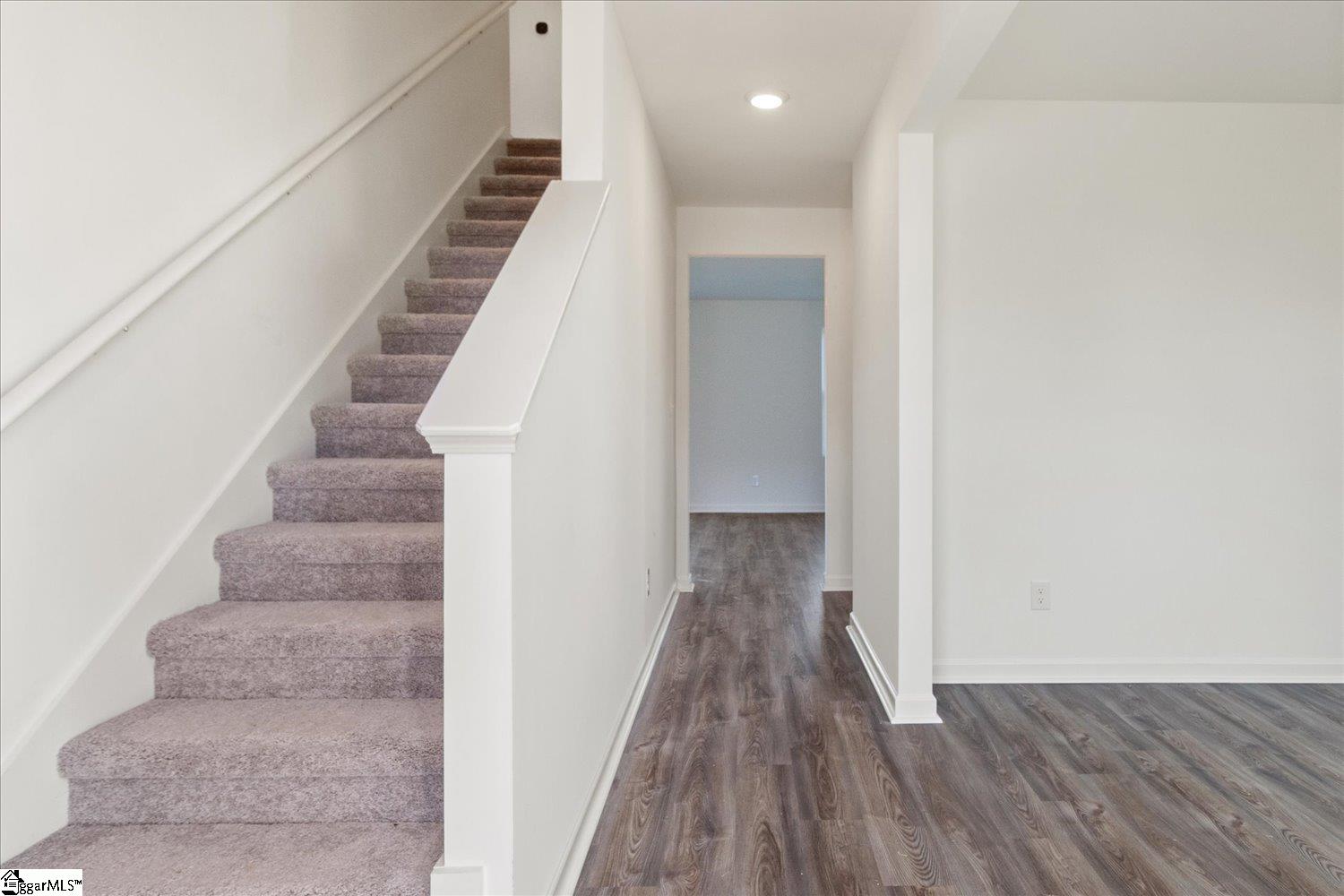 123 Russet Road Property Photo 4