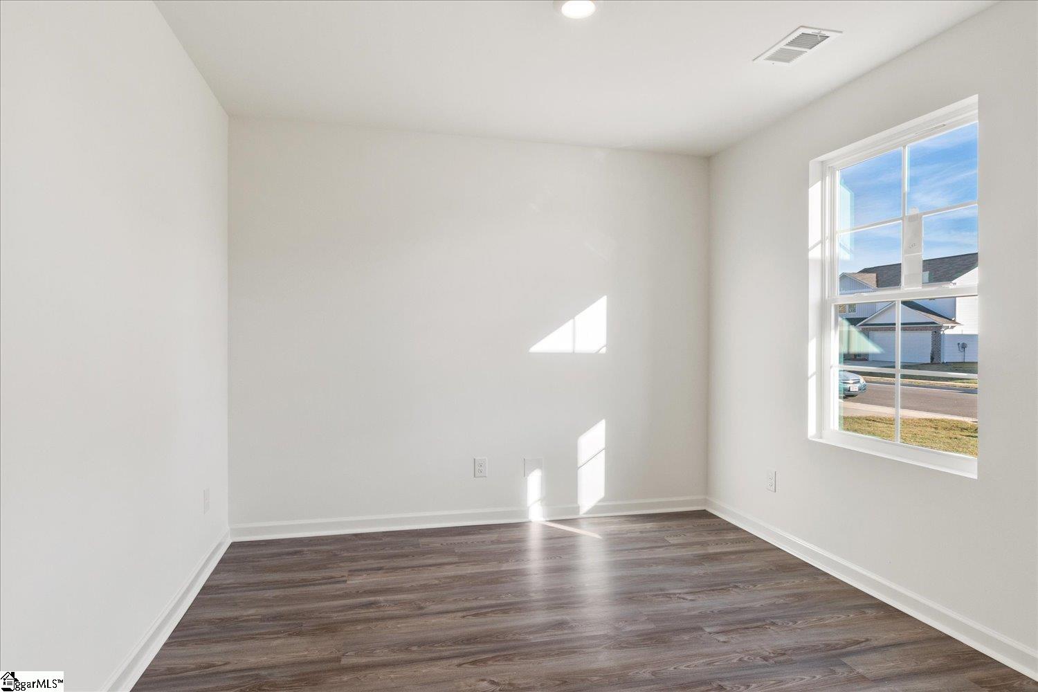 123 Russet Road Property Photo 6