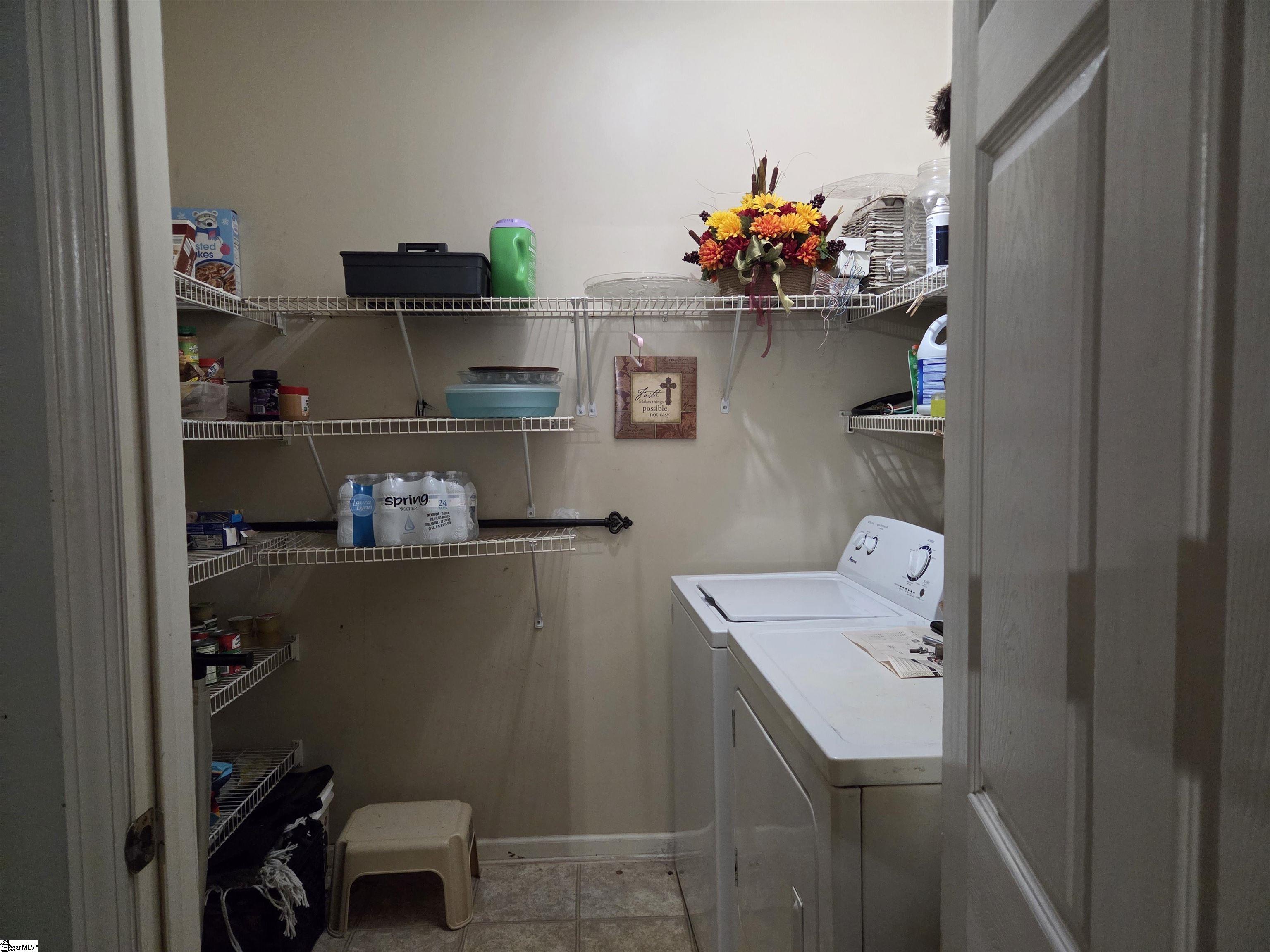 160 Wexford Drive Property Photo 4