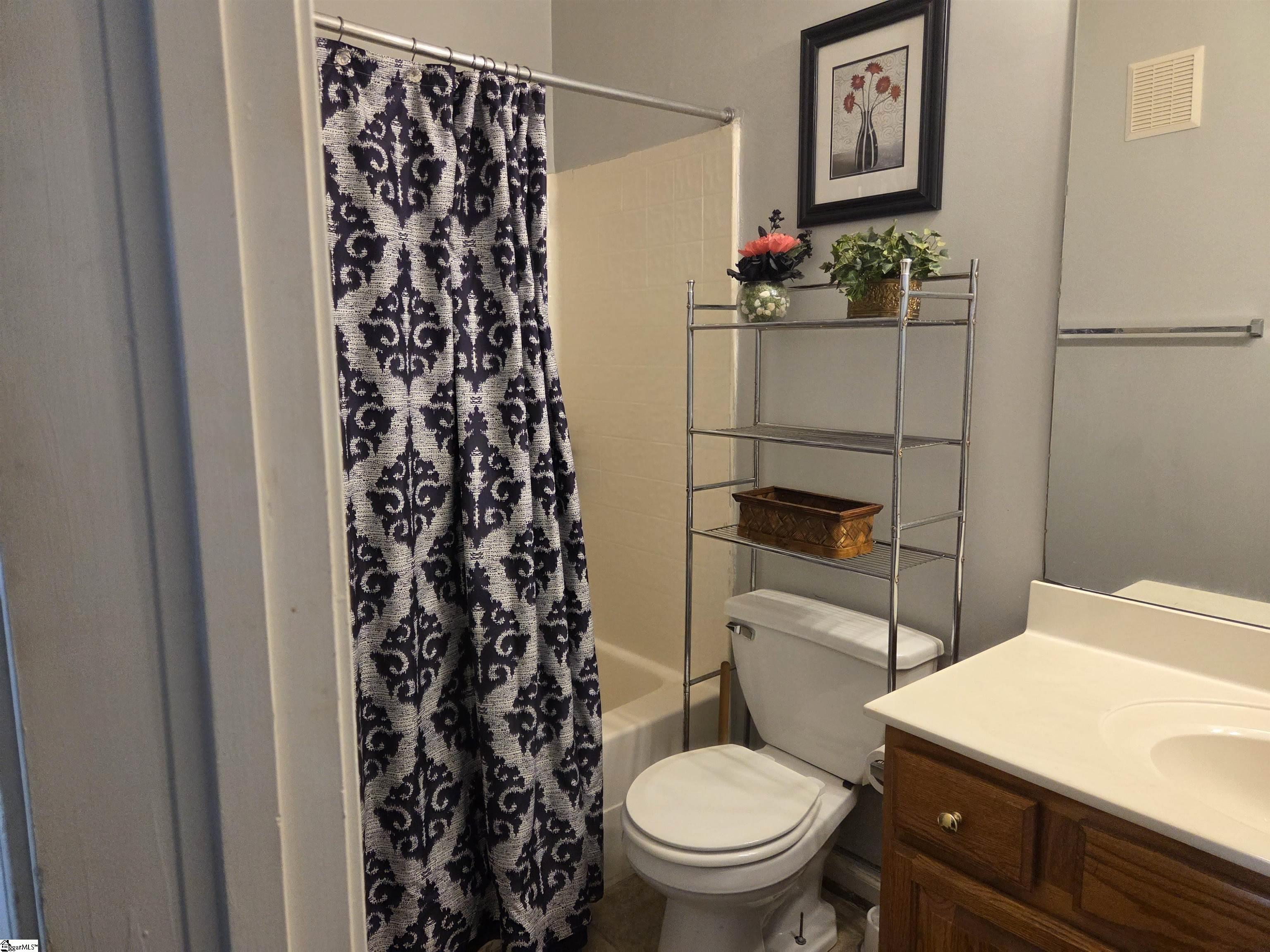 160 Wexford Drive Property Photo 6