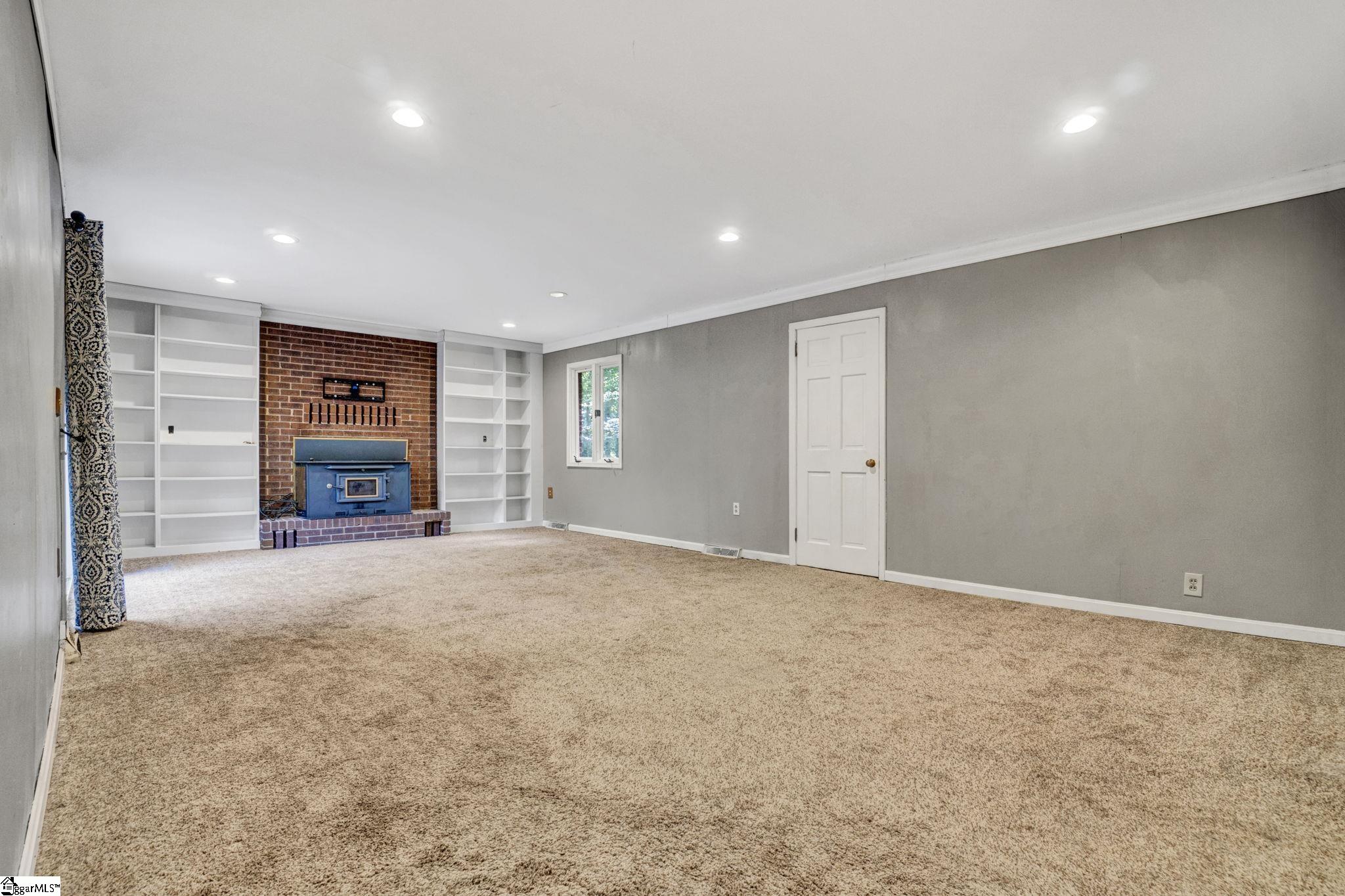 7 River Oaks Drive Property Photo 9