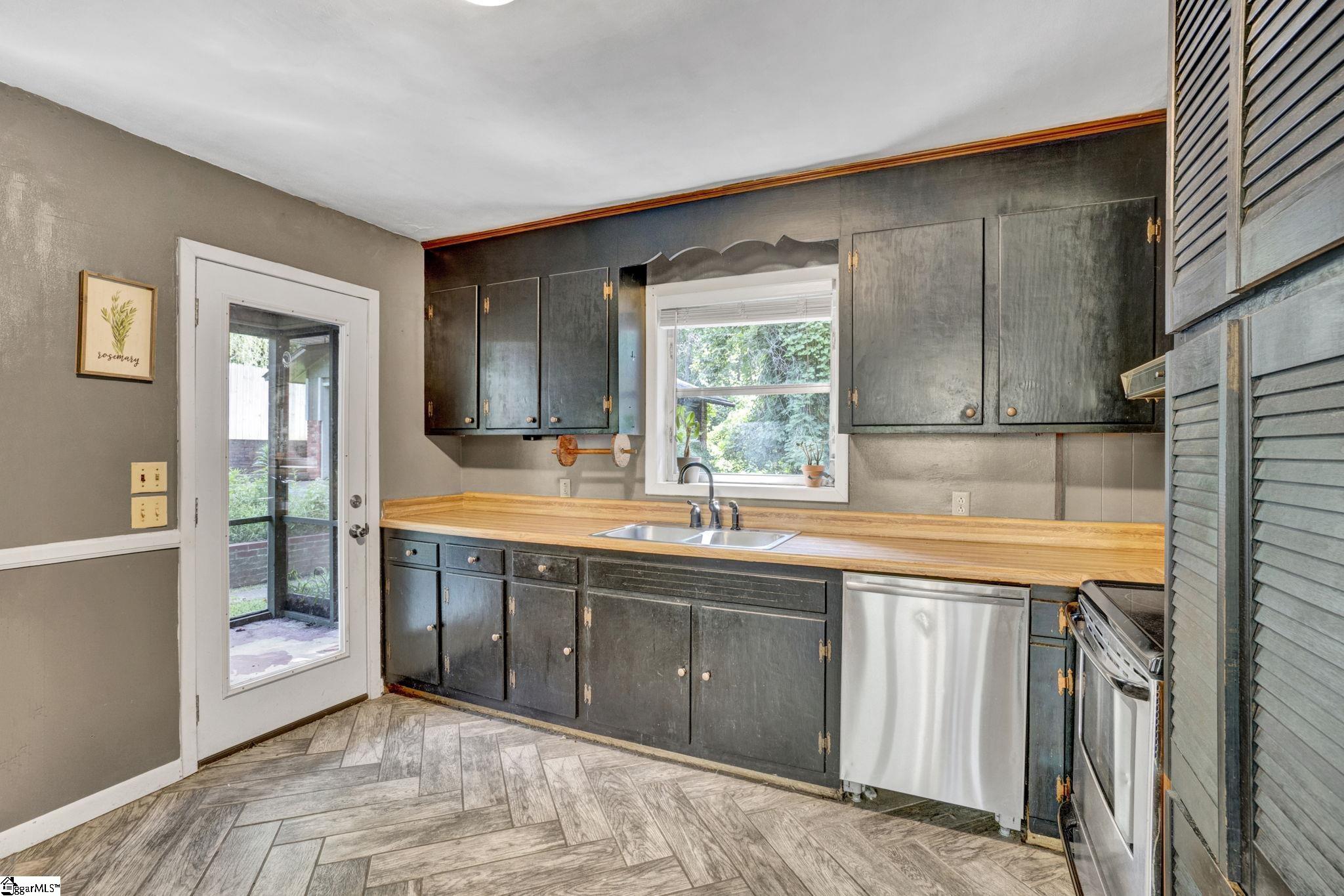 7 River Oaks Drive Property Photo 11