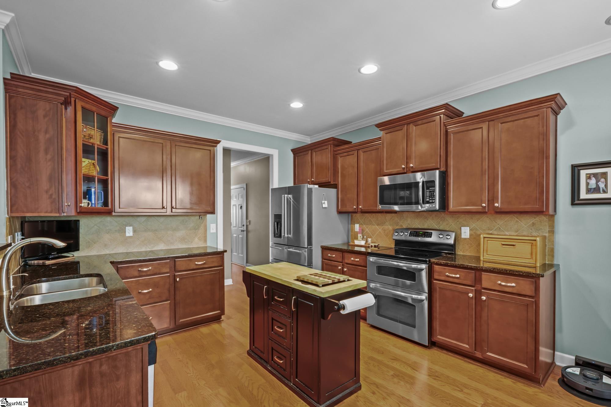 416 Leigh Creek Drive Property Photo 14