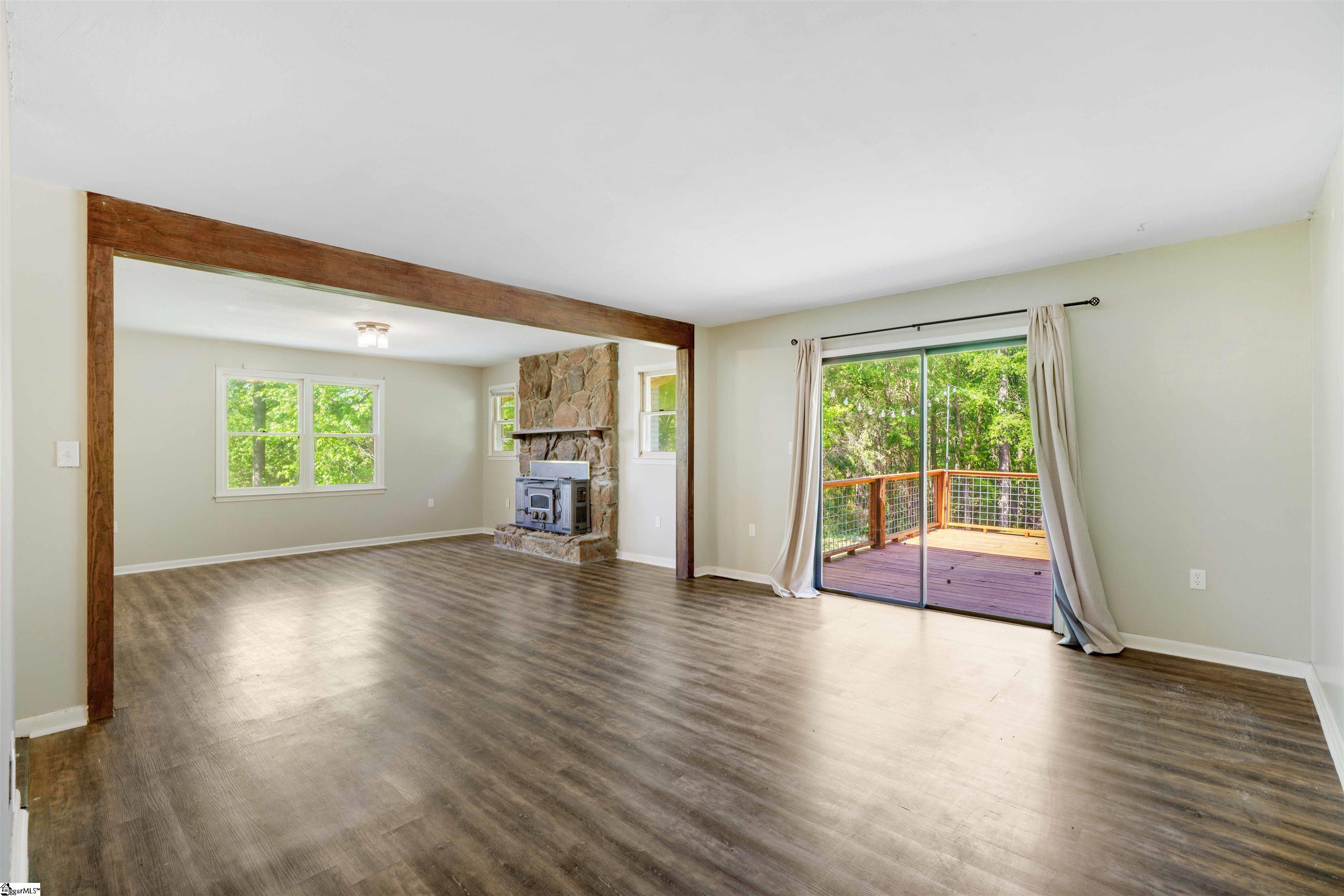 130 Daniel Drive Property Photo 4