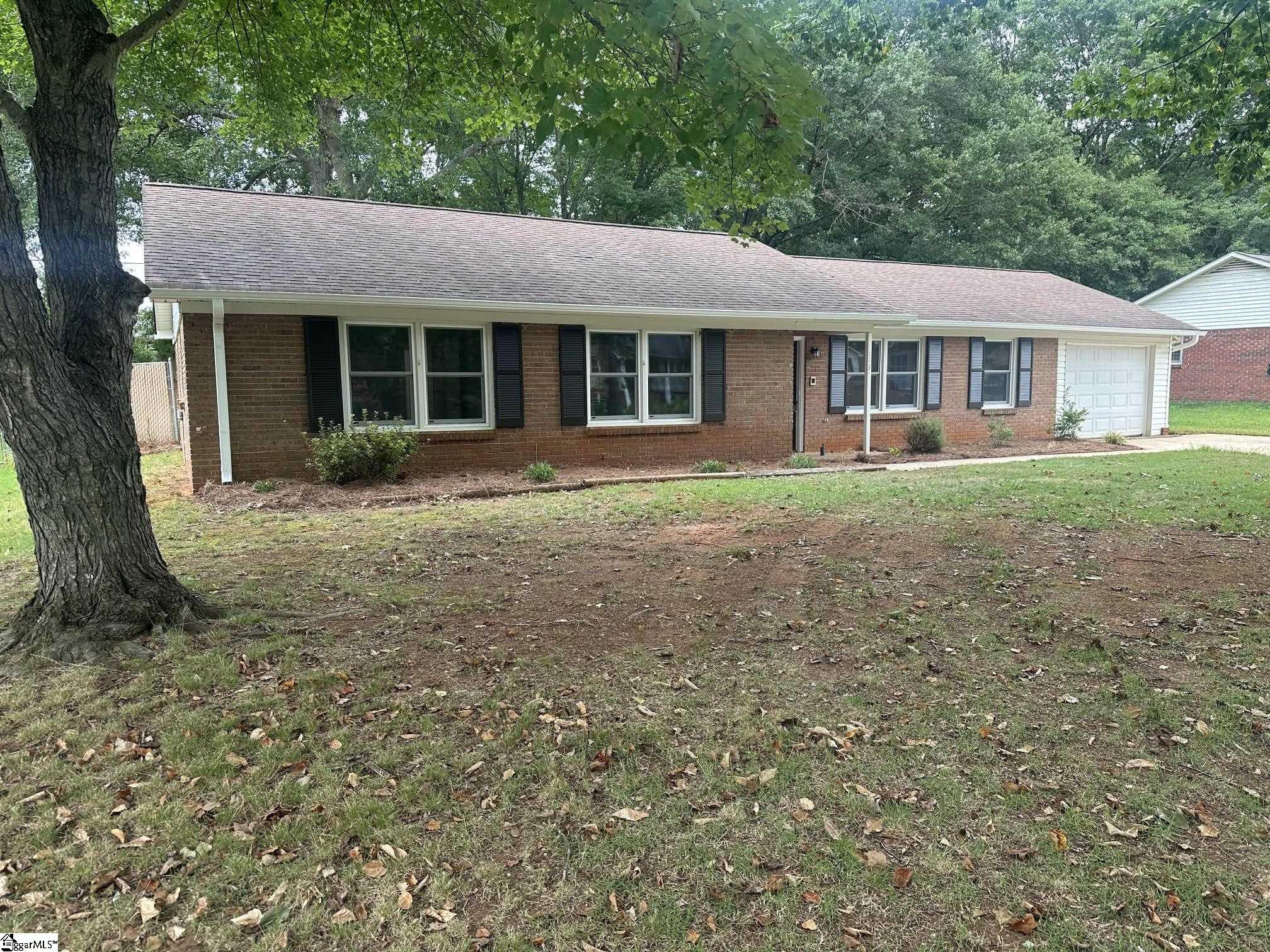 220 River Forest Drive Property Photo 1