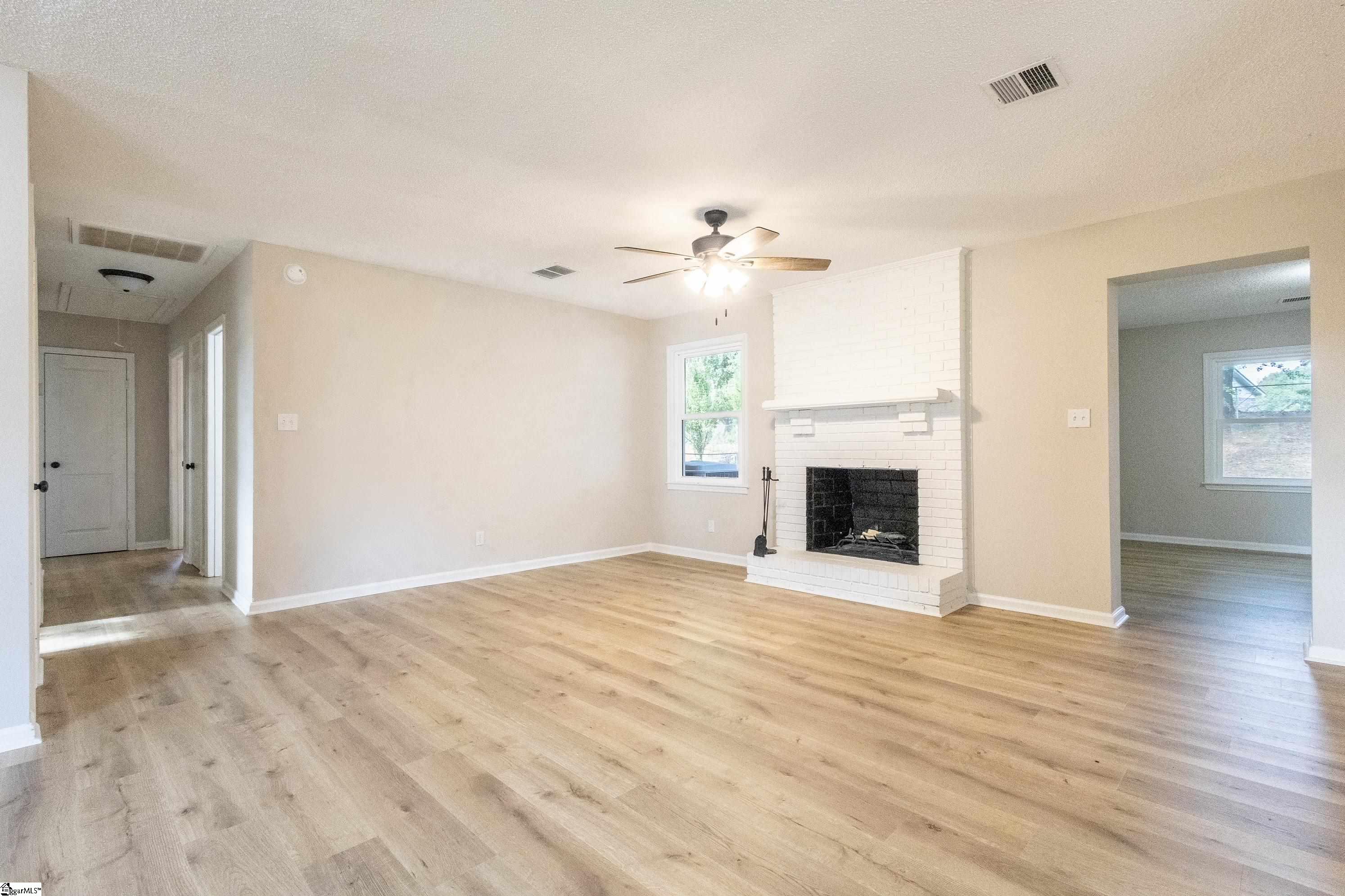220 River Forest Drive Property Photo 3