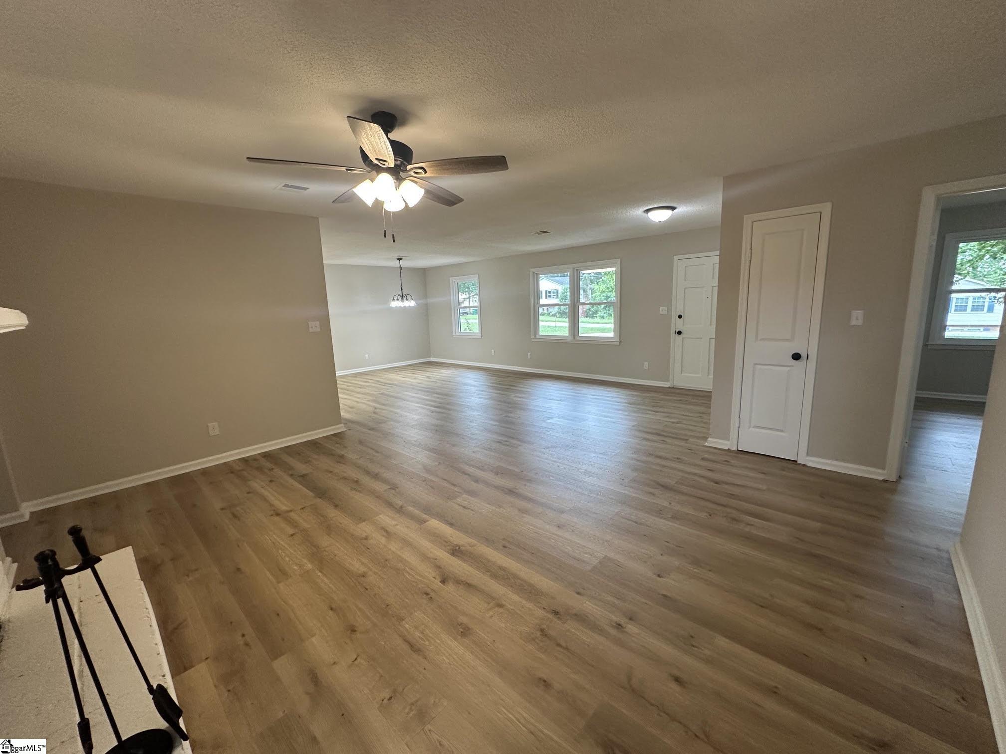 220 River Forest Drive Property Photo 5