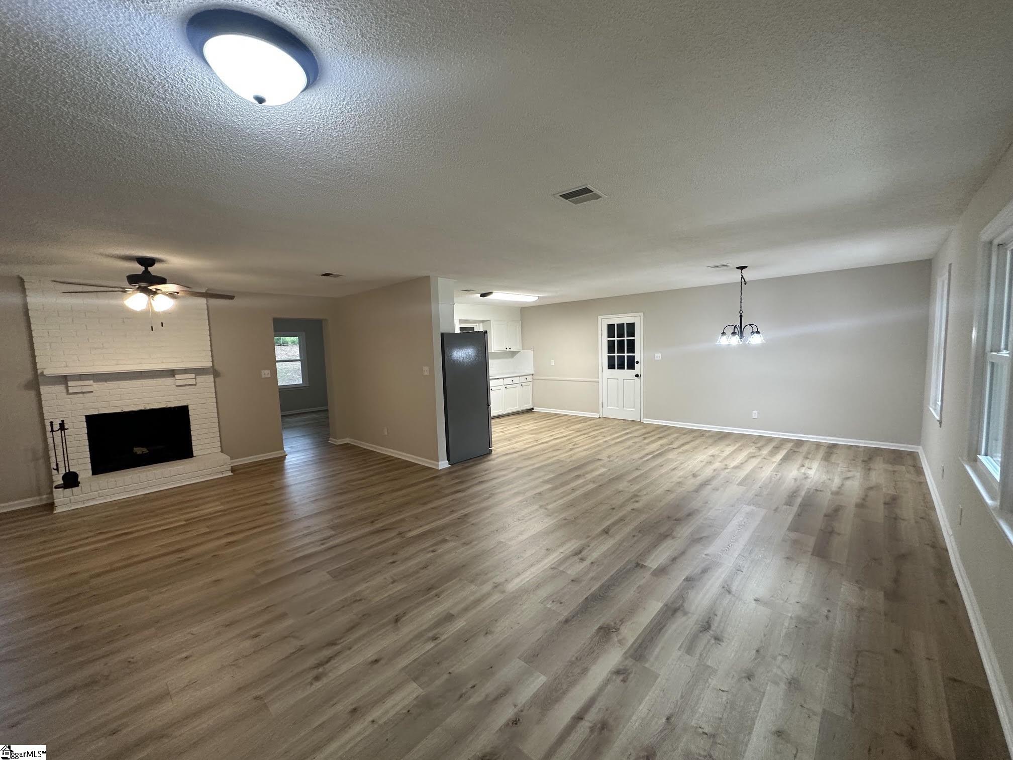 220 River Forest Drive Property Photo 6