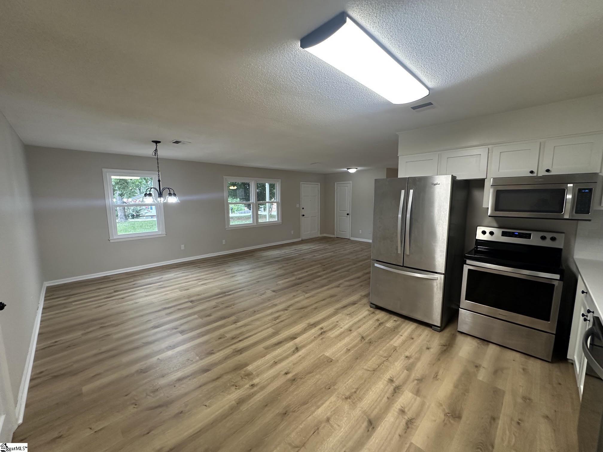 220 River Forest Drive Property Photo 8